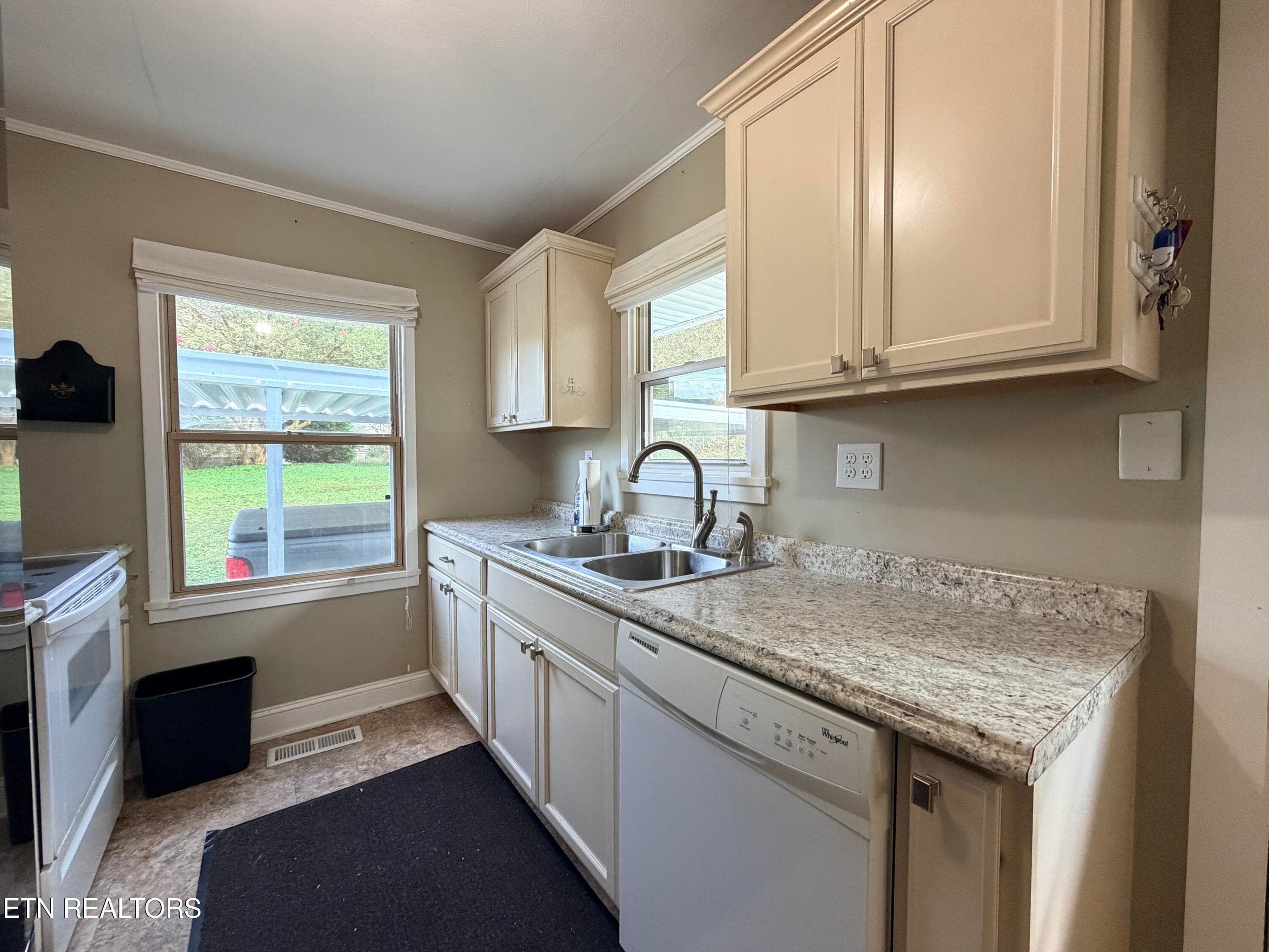 Kitchen - 1379 Byrd Circle, Kingston, TN 37763