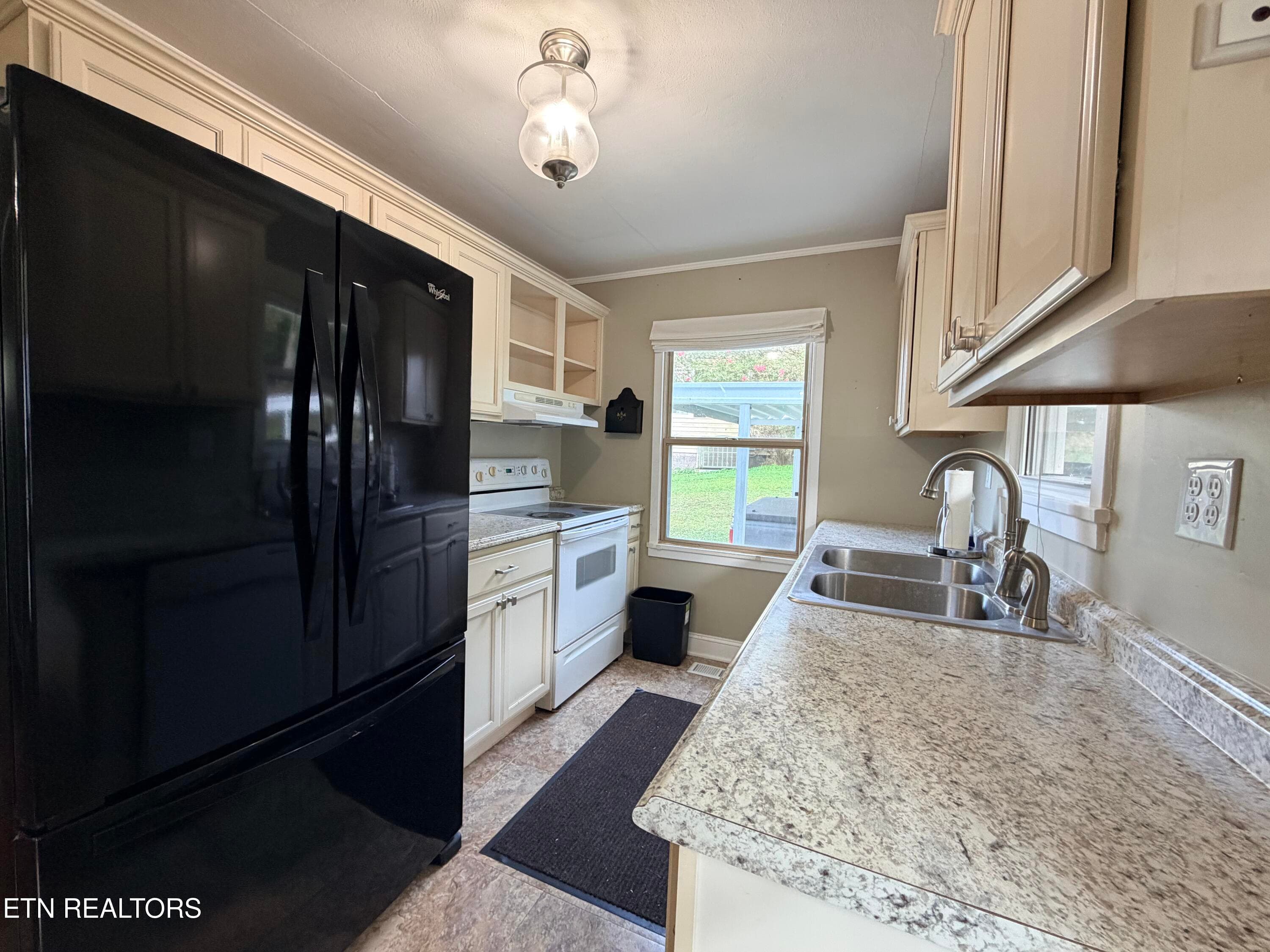Kitchen - 1379 Byrd Circle, Kingston, TN 37763