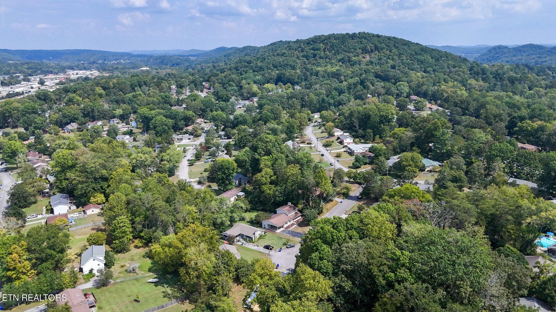 42_beyc6ab42b3b58bfe - 14 Cooper Lane, Oak Ridge, TN 37830