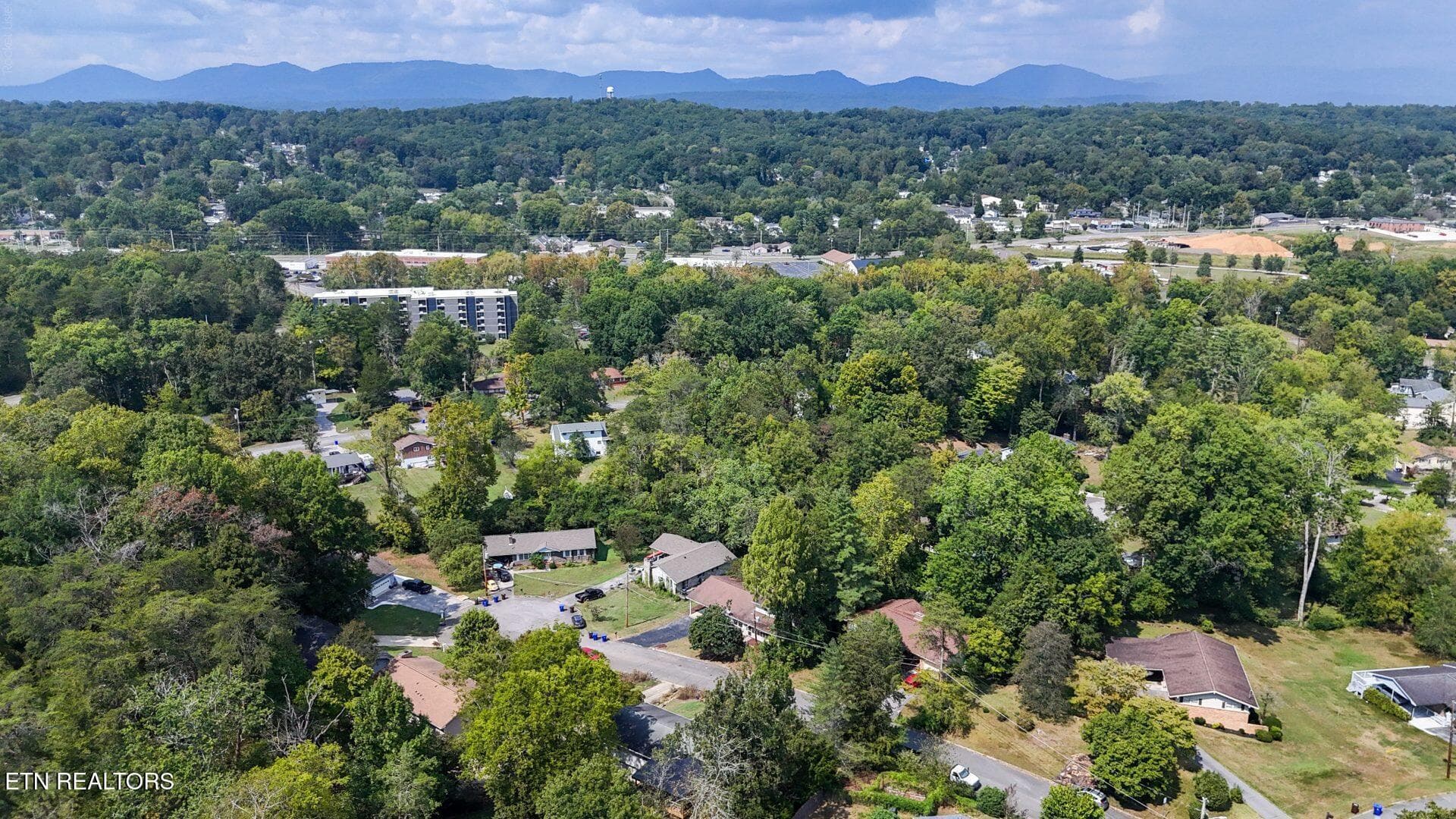 43_beyc6ab42b3c1c19f - 14 Cooper Lane, Oak Ridge, TN 37830