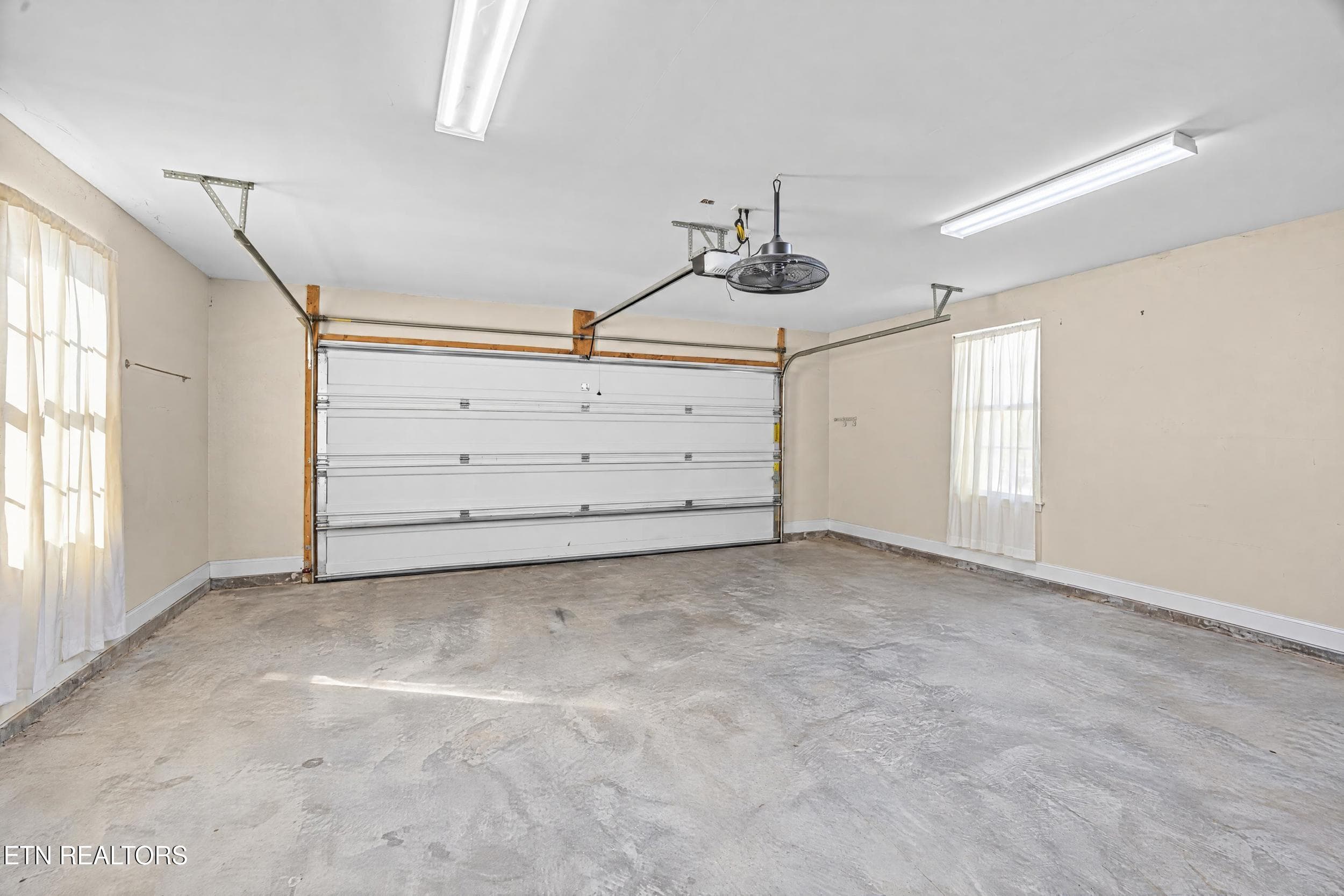 54_clear-room-q0jczttz8xsvqcsna0mj - 298 Hartfield Lane, Loudon, TN 37774, Loudon