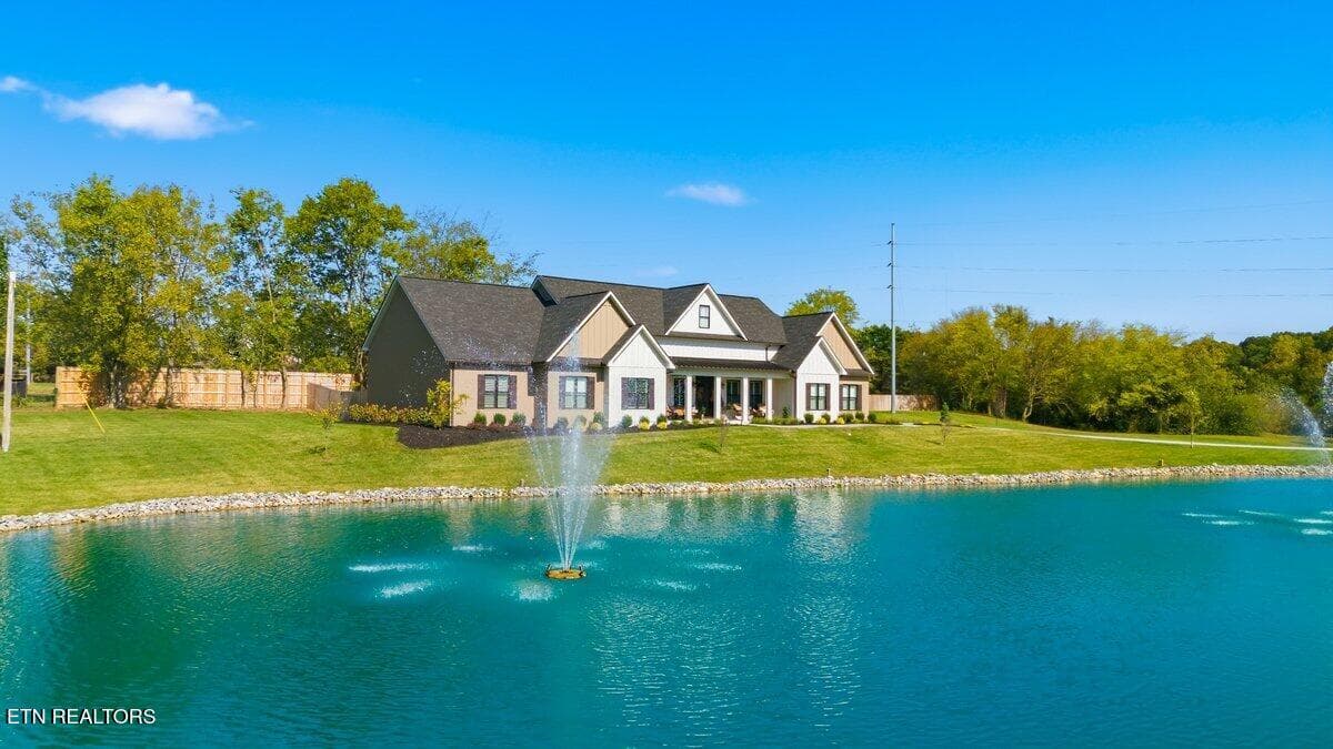 Exterior 3 (1) - 2627 Tuckaleechee Pike, Maryville, TN 37803