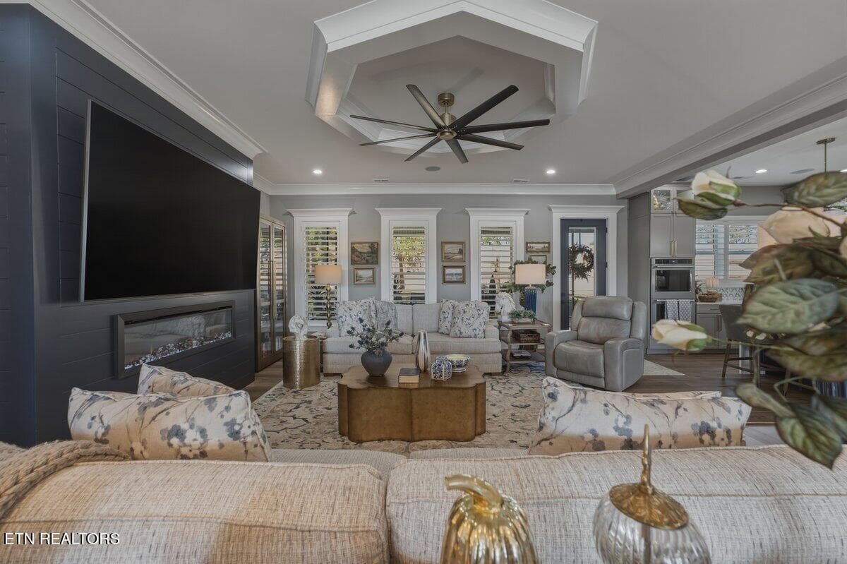 Living Room 3 (1) - 2627 Tuckaleechee Pike, Maryville, TN 37803