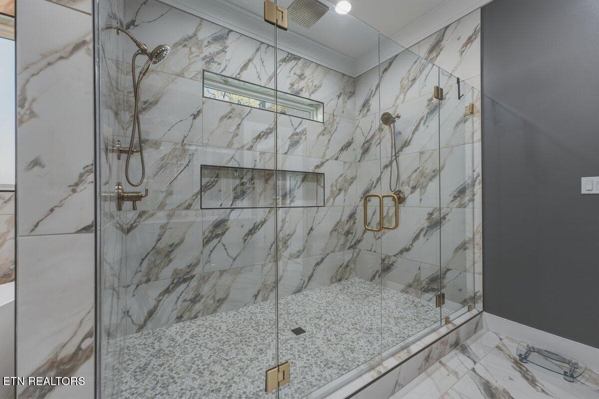 Primary Bathroom 4 - 2627 Tuckaleechee Pike, Maryville, TN 37803