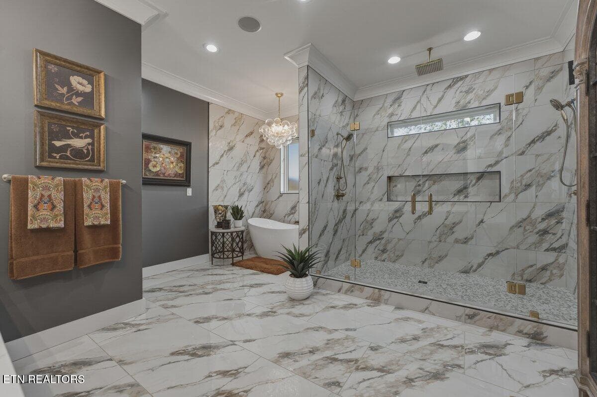 Primary Bathroom - 2627 Tuckaleechee Pike, Maryville, TN 37803