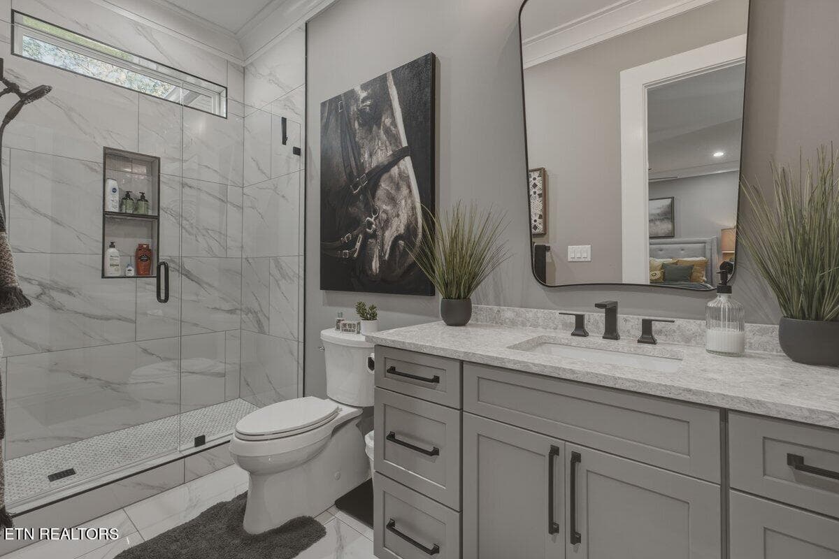 Full Bath (1) - 2627 Tuckaleechee Pike, Maryville, TN 37803