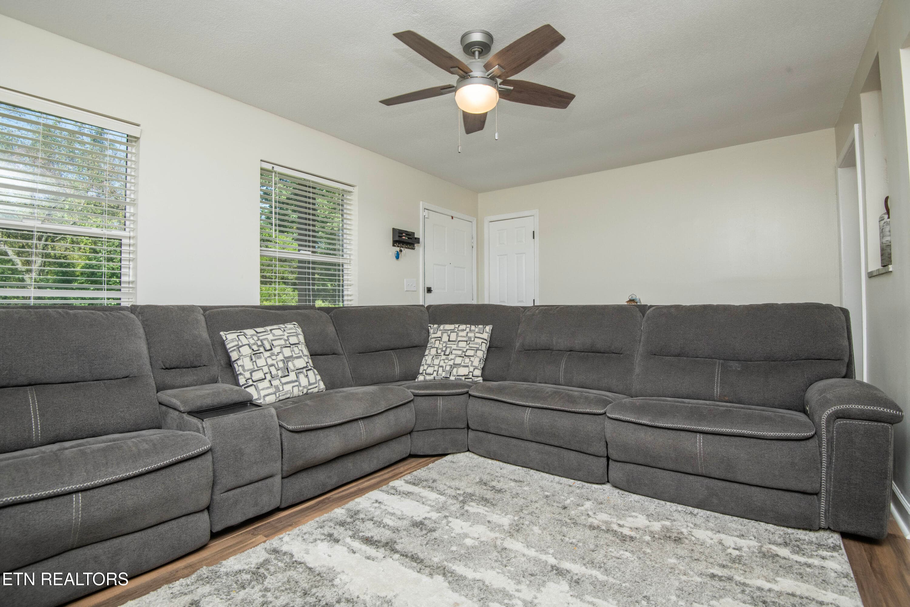 living 2 - 1612 NW Helmbolt Rd, Knoxville, TN 37909
