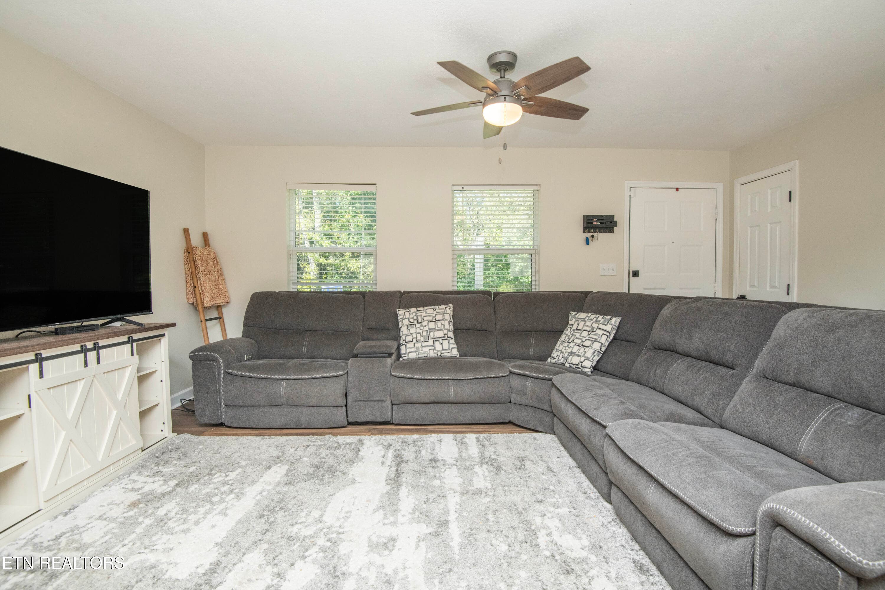 living 3 - 1612 NW Helmbolt Rd, Knoxville, TN 37909