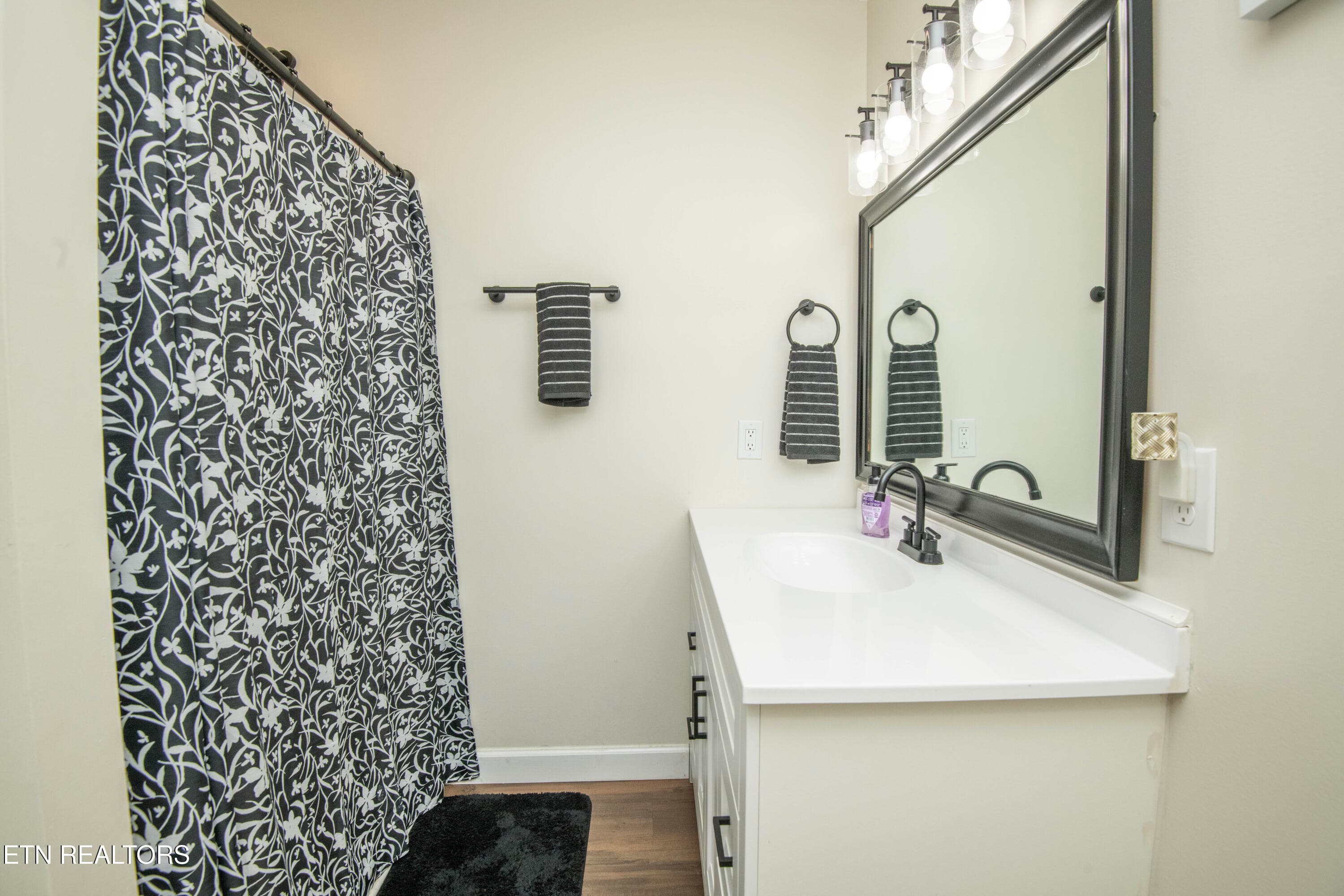 master bath - 1612 NW Helmbolt Rd, Knoxville, TN 37909