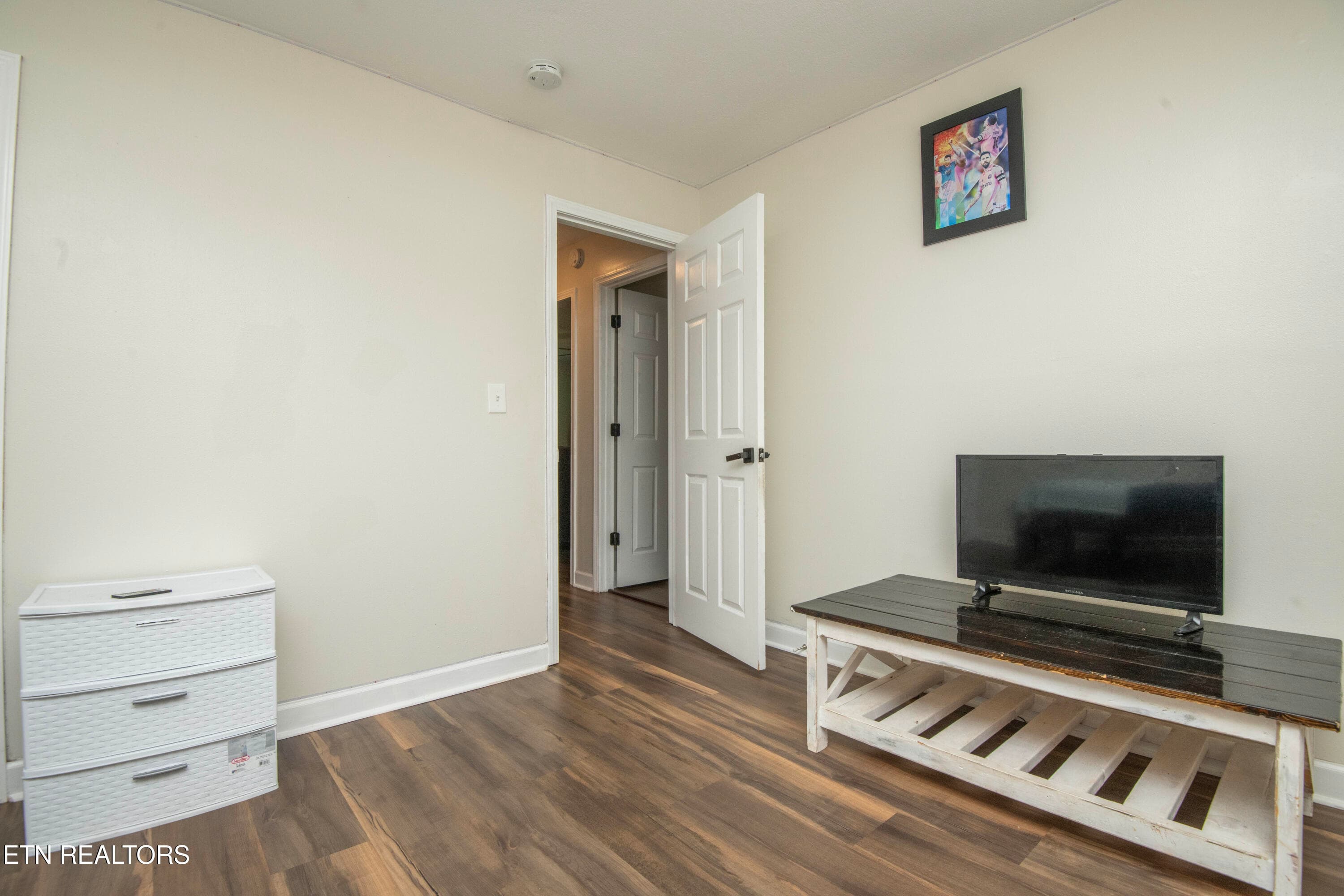 third bed 1 - 1612 NW Helmbolt Rd, Knoxville, TN 37909