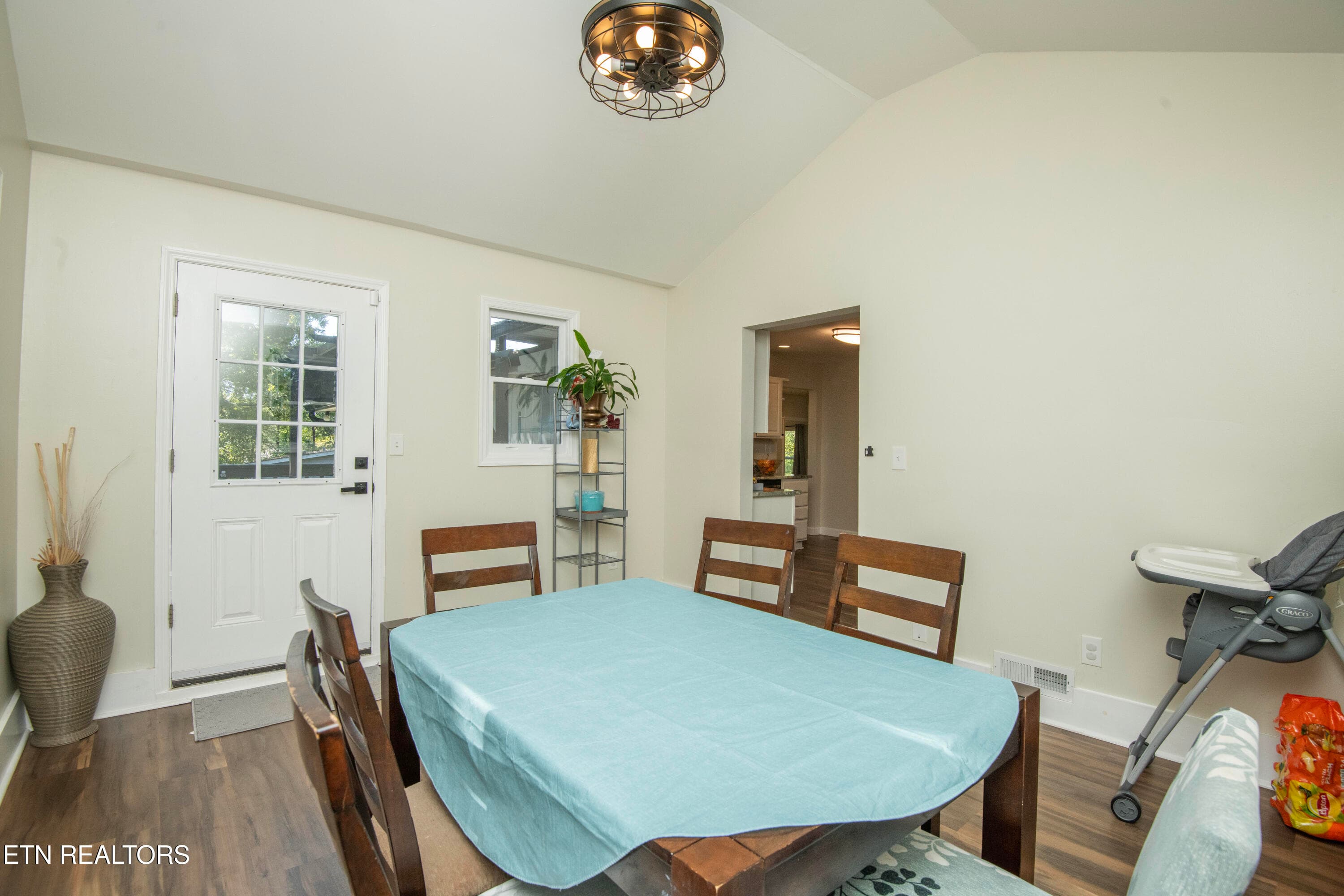 dining 1 - 1612 NW Helmbolt Rd, Knoxville, TN 37909