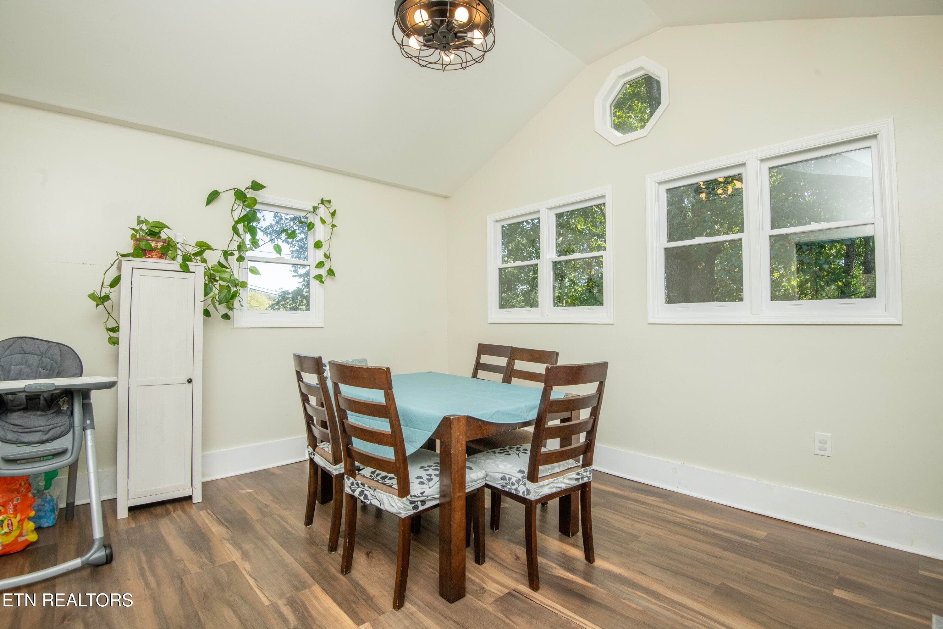 dining 3 - 1612 NW Helmbolt Rd, Knoxville, TN 37909