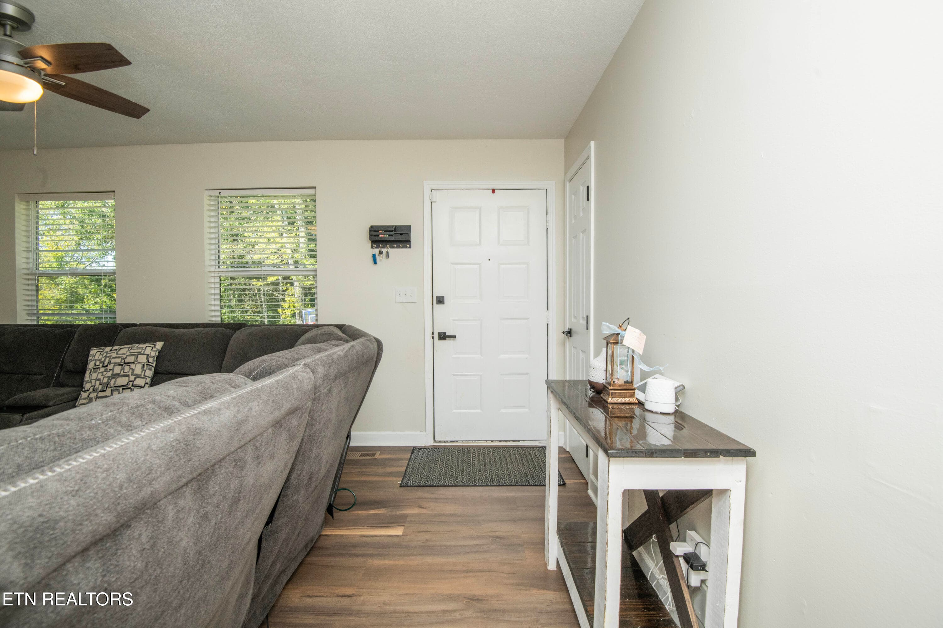 foyer - 1612 NW Helmbolt Rd, Knoxville, TN 37909