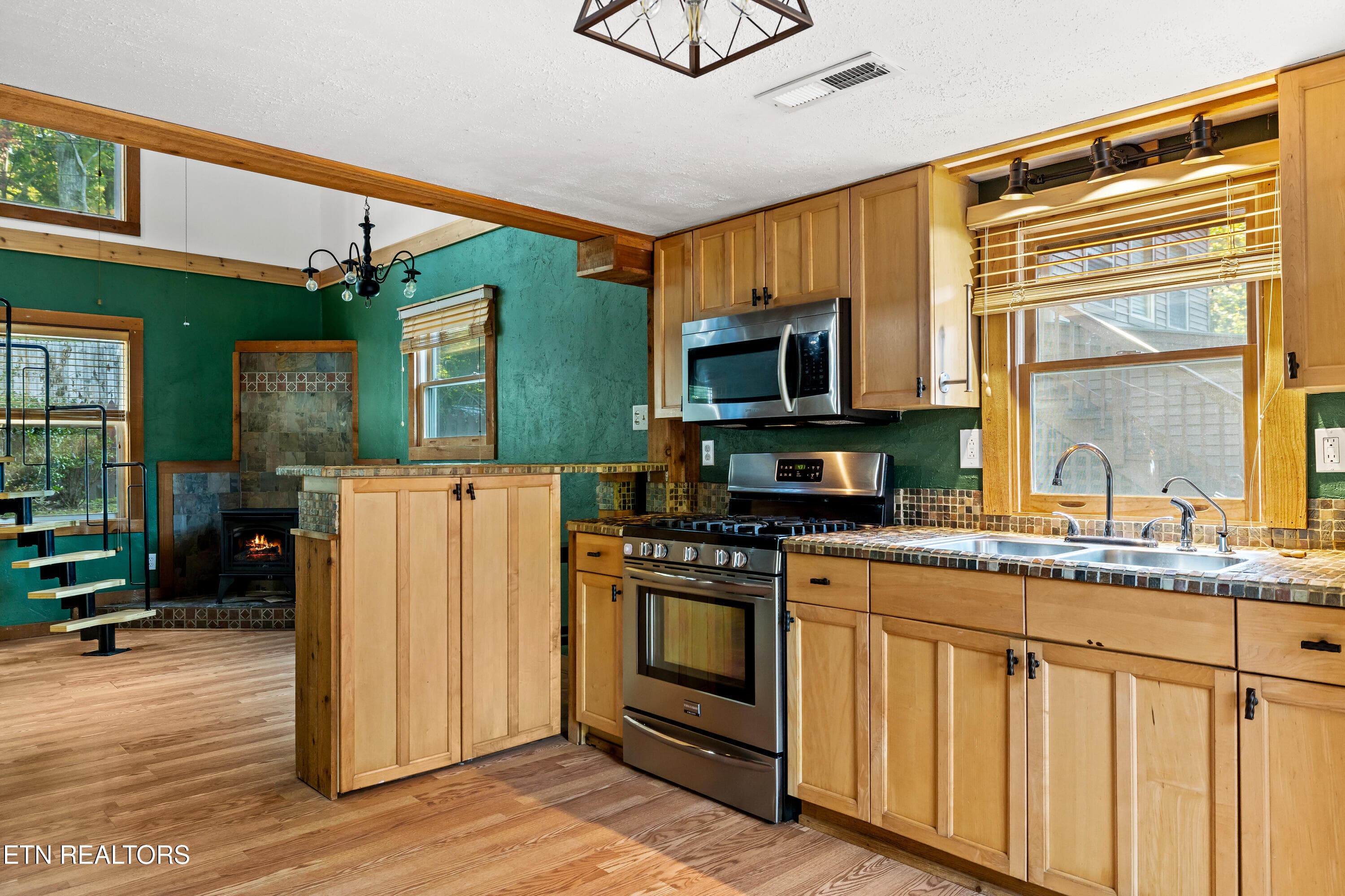 6010GeorgiaSt-18 - 6010 Georgia St, Tallassee, TN 37878, Tallassee