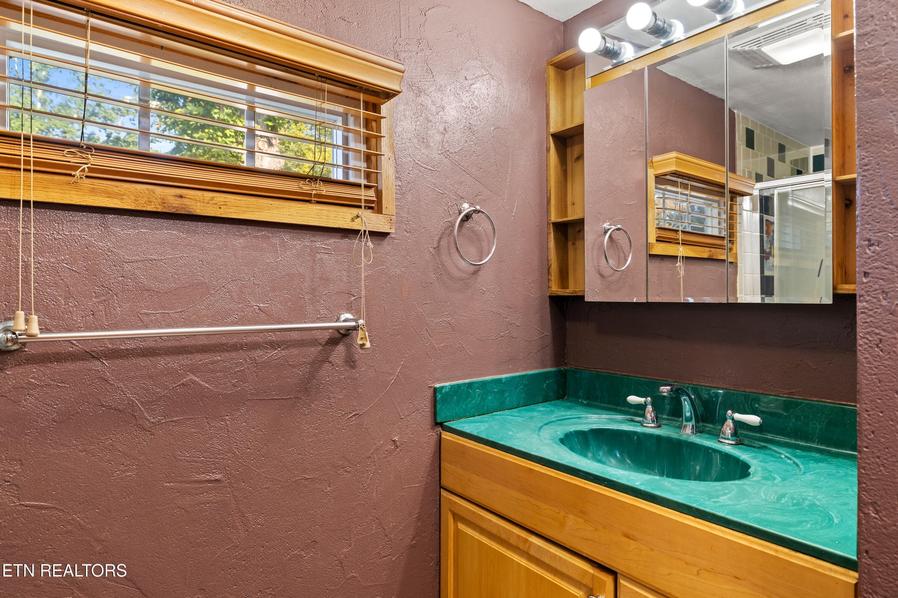 6010GeorgiaSt-32 - 6010 Georgia St, Tallassee, TN 37878, Tallassee