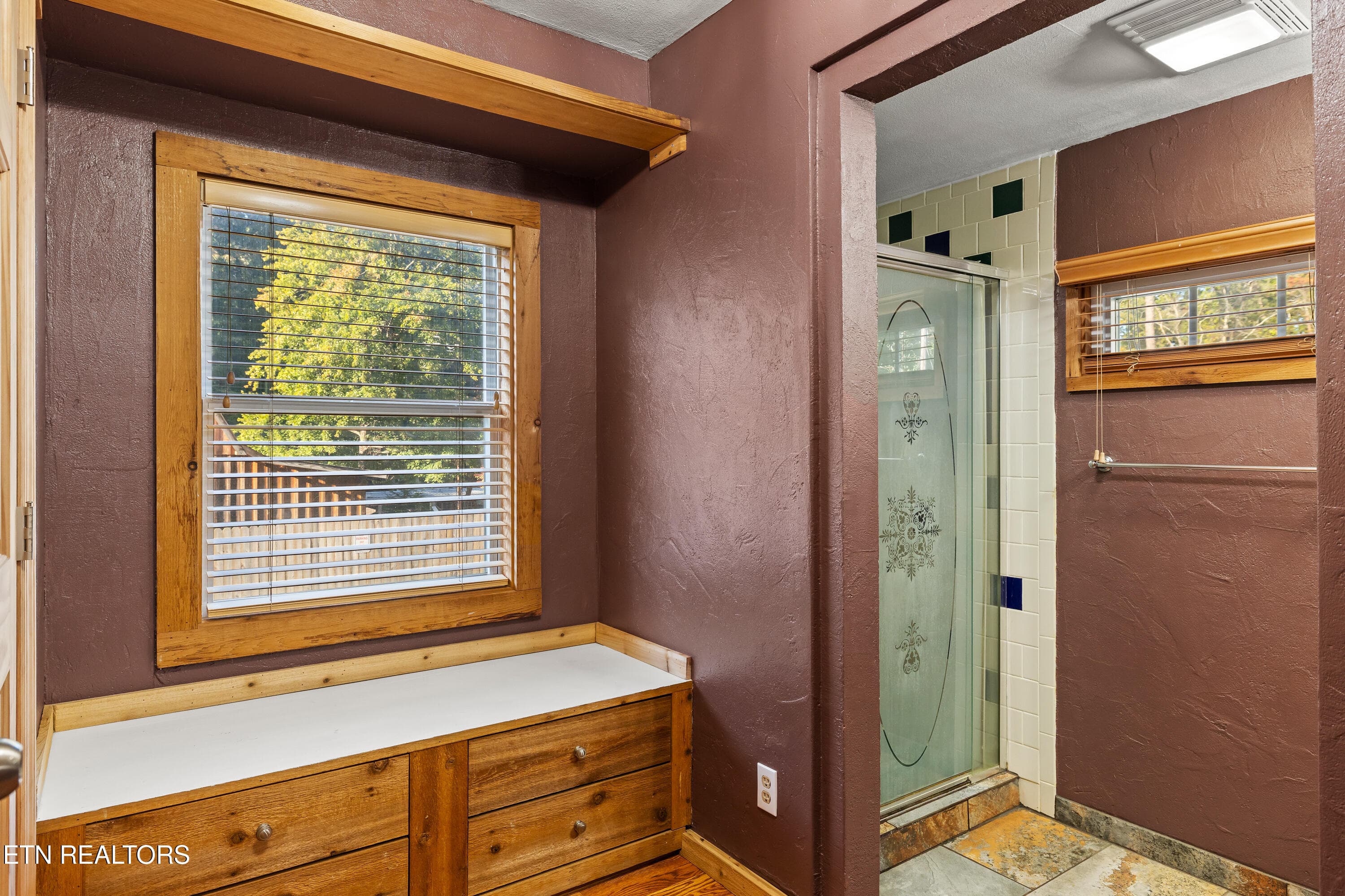 6010GeorgiaSt-33 - 6010 Georgia St, Tallassee, TN 37878, Tallassee
