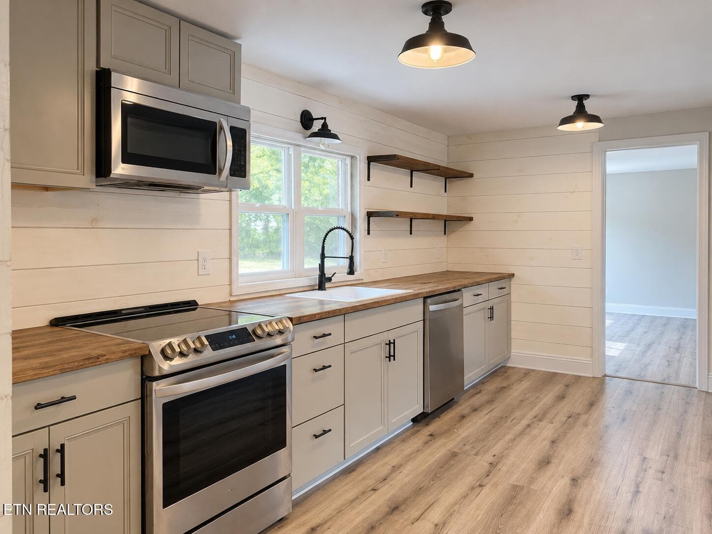 Kitchen - 146 Main Hollow Rd, Philadelphia, TN 37846