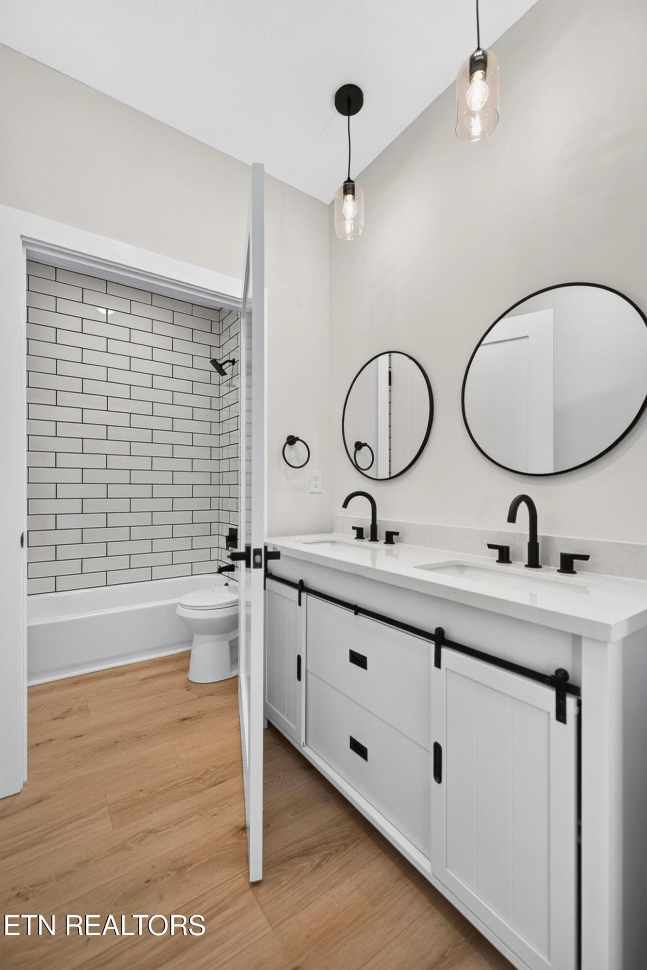 hall bath - 3922 Marty Drive, Morristown, TN 37814