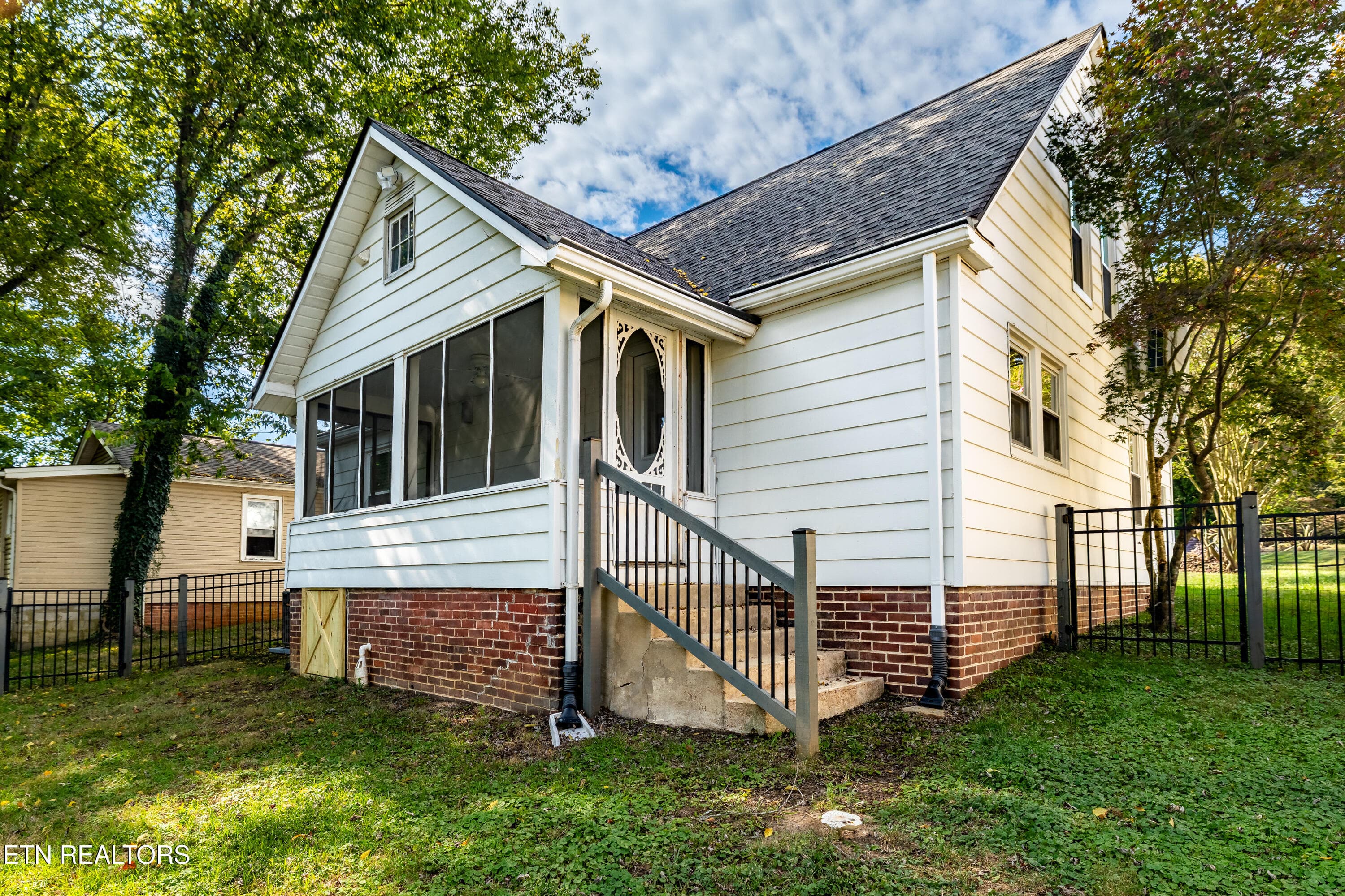 625MedarisSt-33 - 625 Medaris St, Clinton, TN 37716