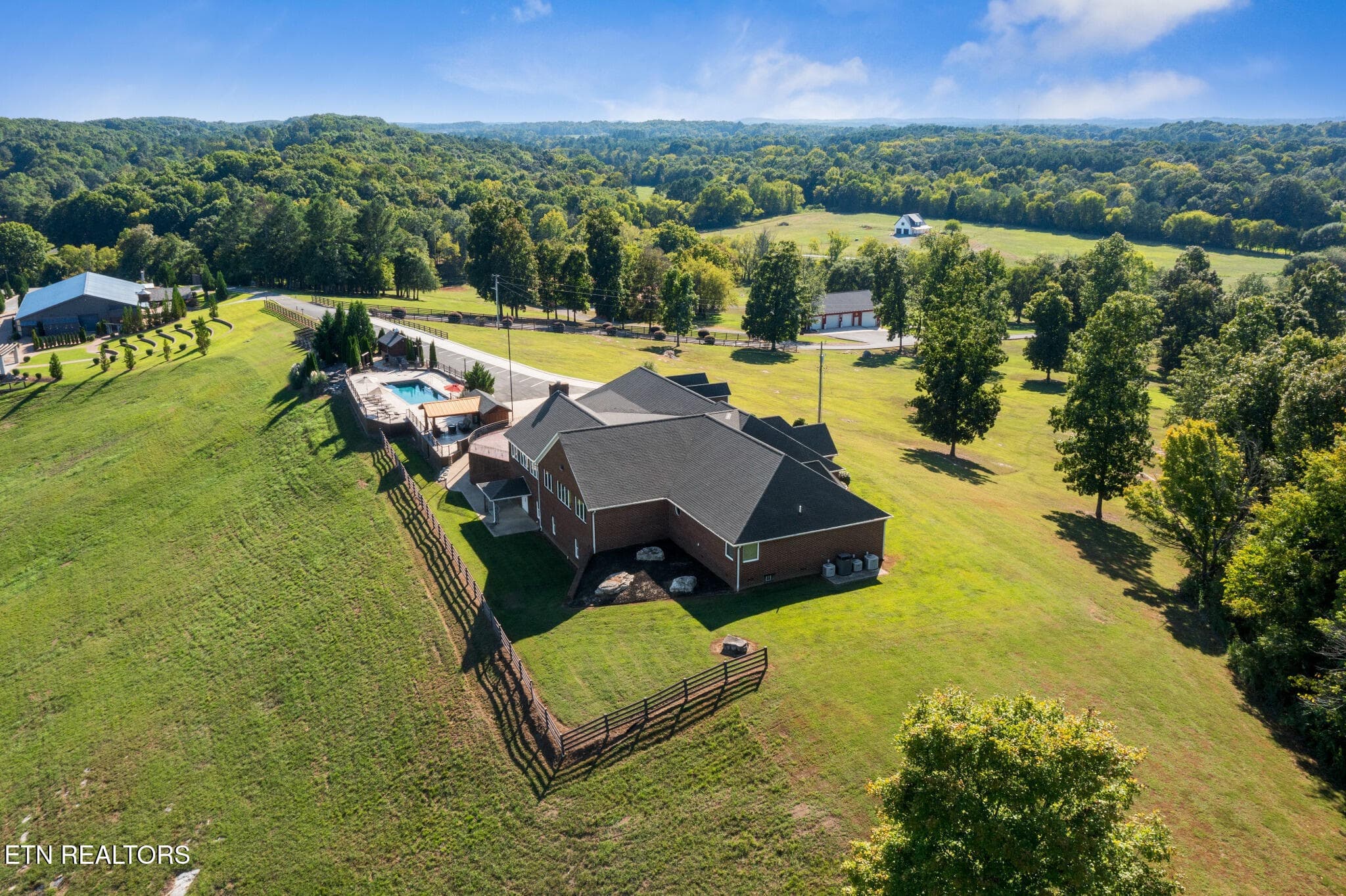 06_beyc6ad2ab1374193 - 1020 Thomas Rd, Benton, TN 37307