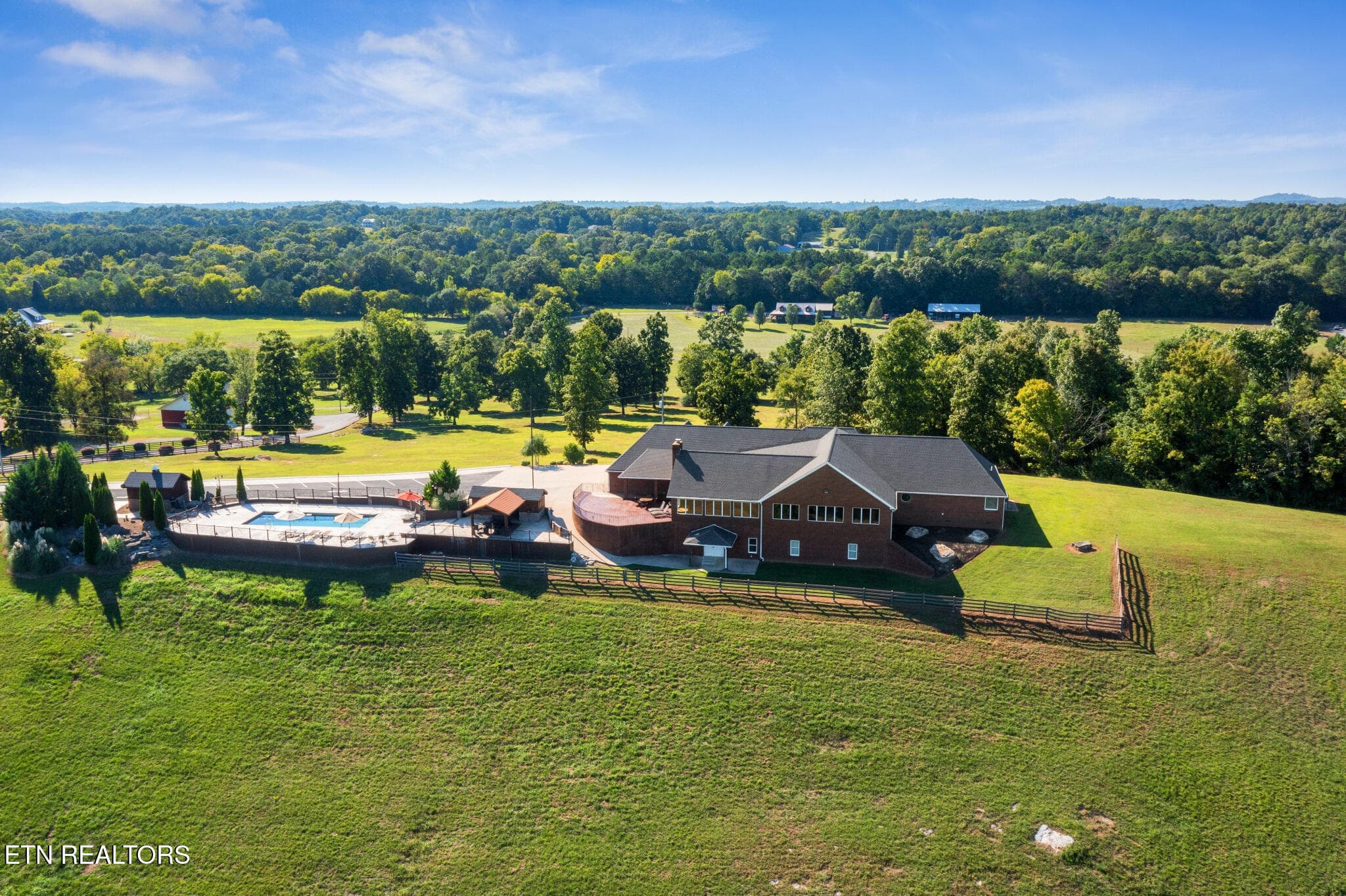 07_beyc6ad2ab1758c0e - 1020 Thomas Rd, Benton, TN 37307
