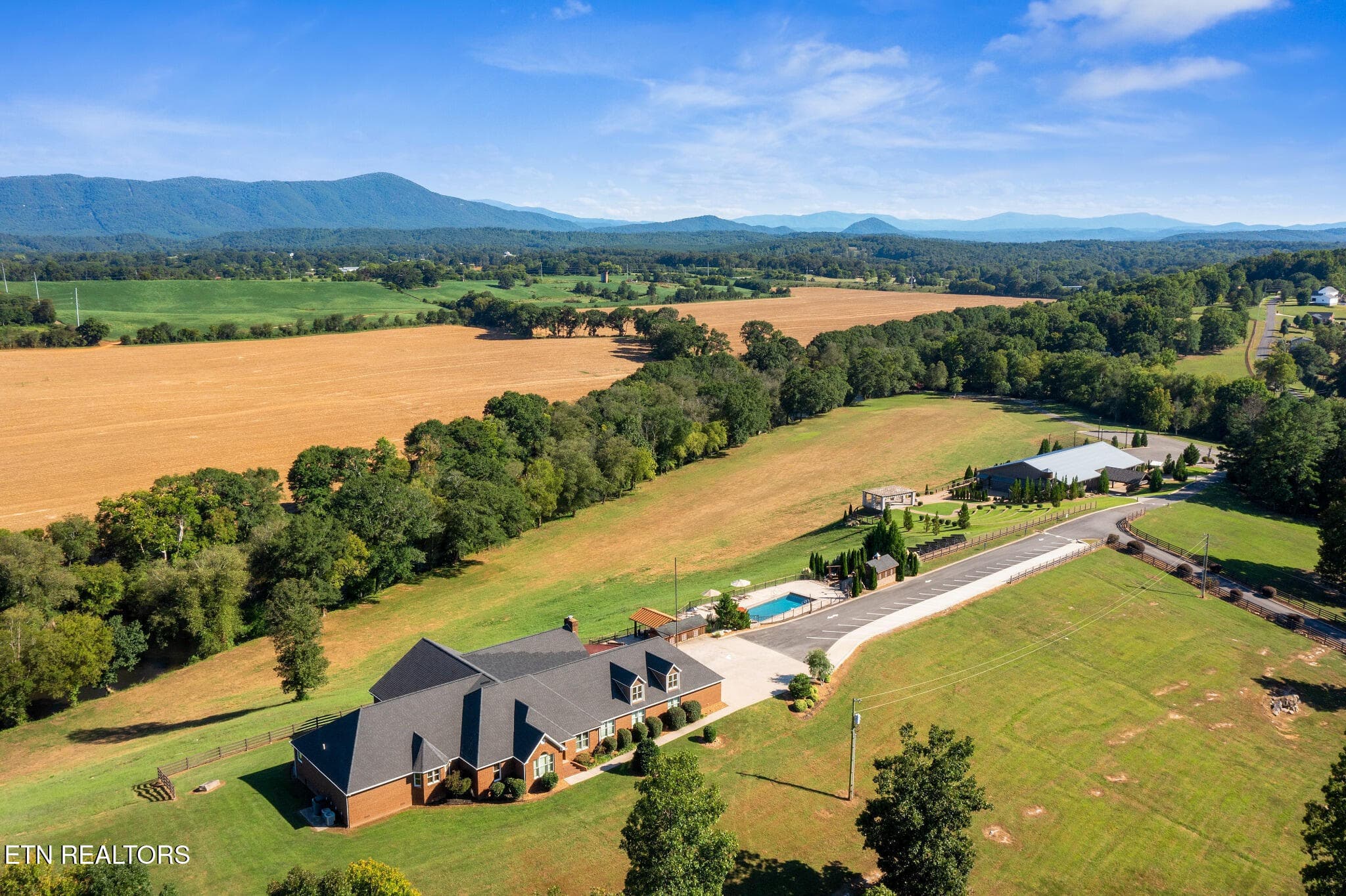 08_beyc6ad2ab1b4a232 - 1020 Thomas Rd, Benton, TN 37307