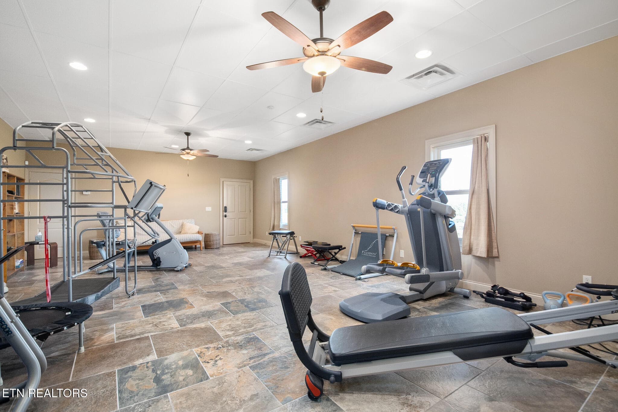 22_beyc6ad2ab47bf077 - 1020 Thomas Rd, Benton, TN 37307