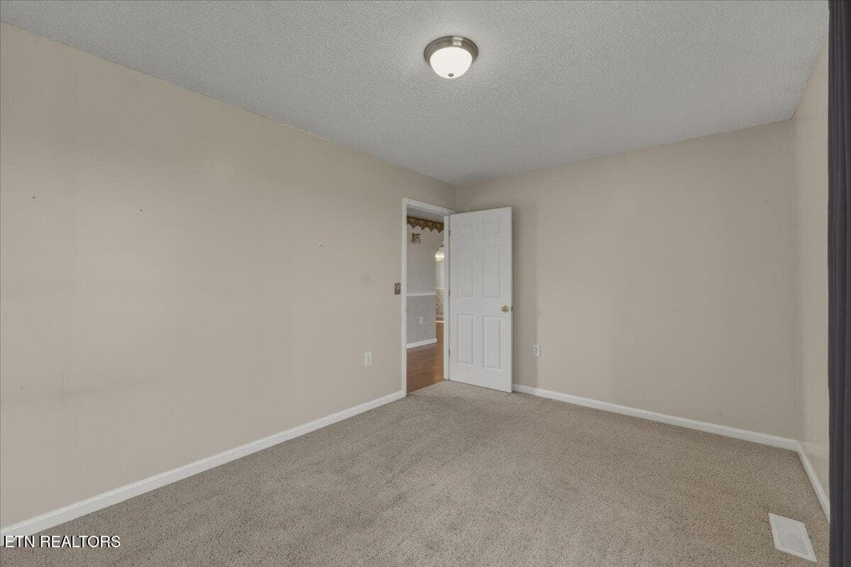 19-Bedroom 2 - 5906 Old Niles Ferry Pike, Greenback, TN 37742