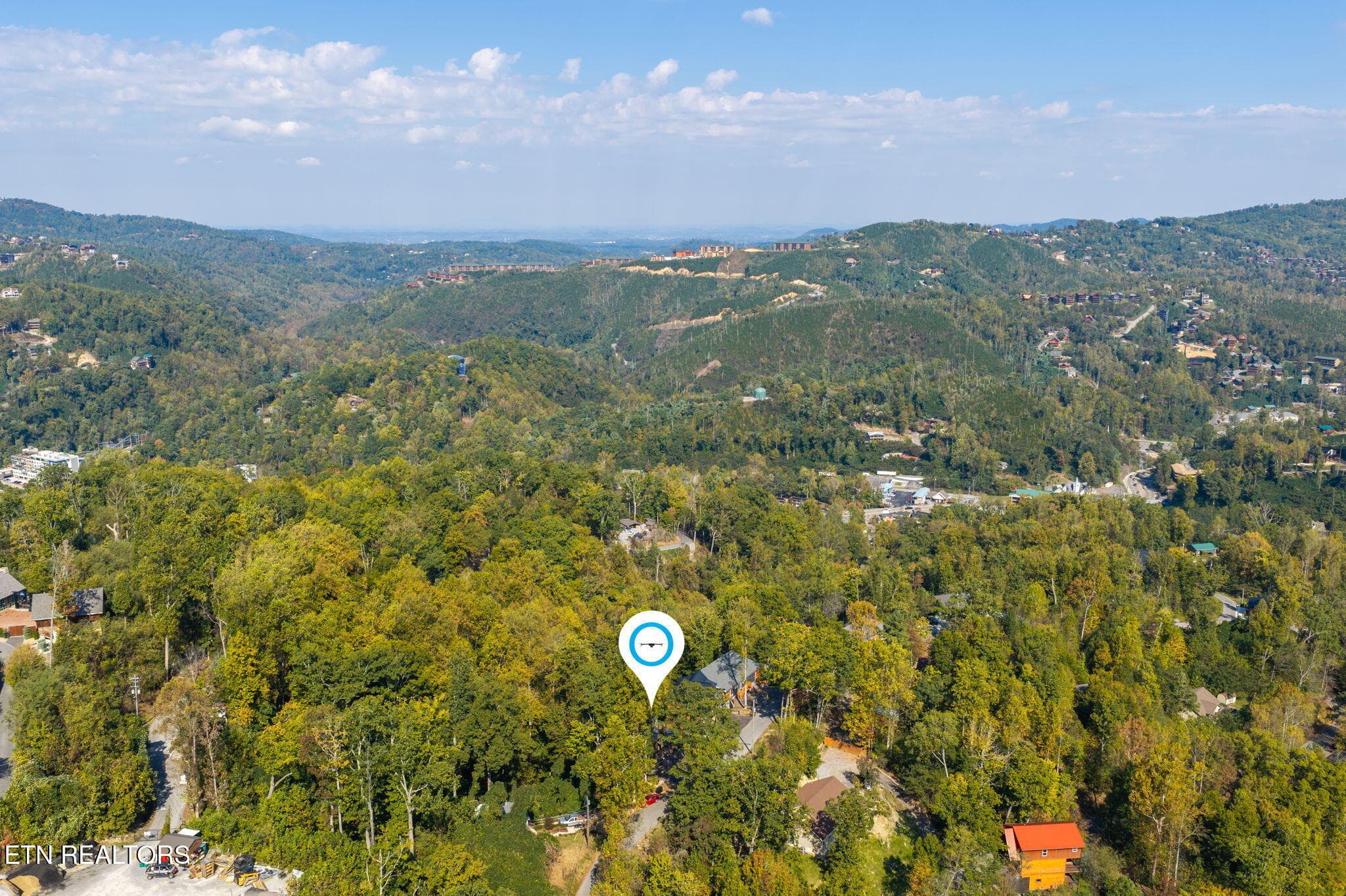 homesandvideos 826-1077m - 466 Loop Rd, Gatlinburg, TN 37738