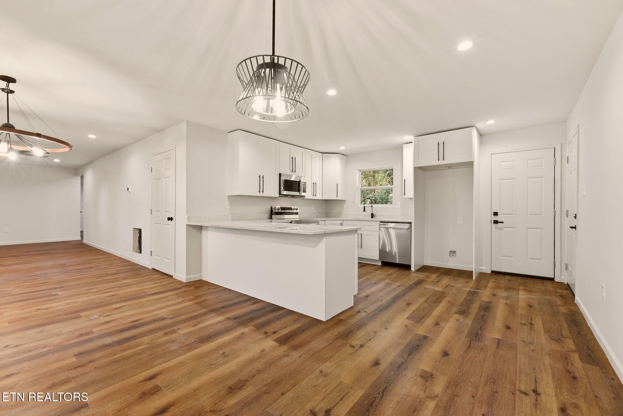12-web-or-mls-FrstVw605 (12) - 605 Forest View Rd, Knoxville, TN 37919