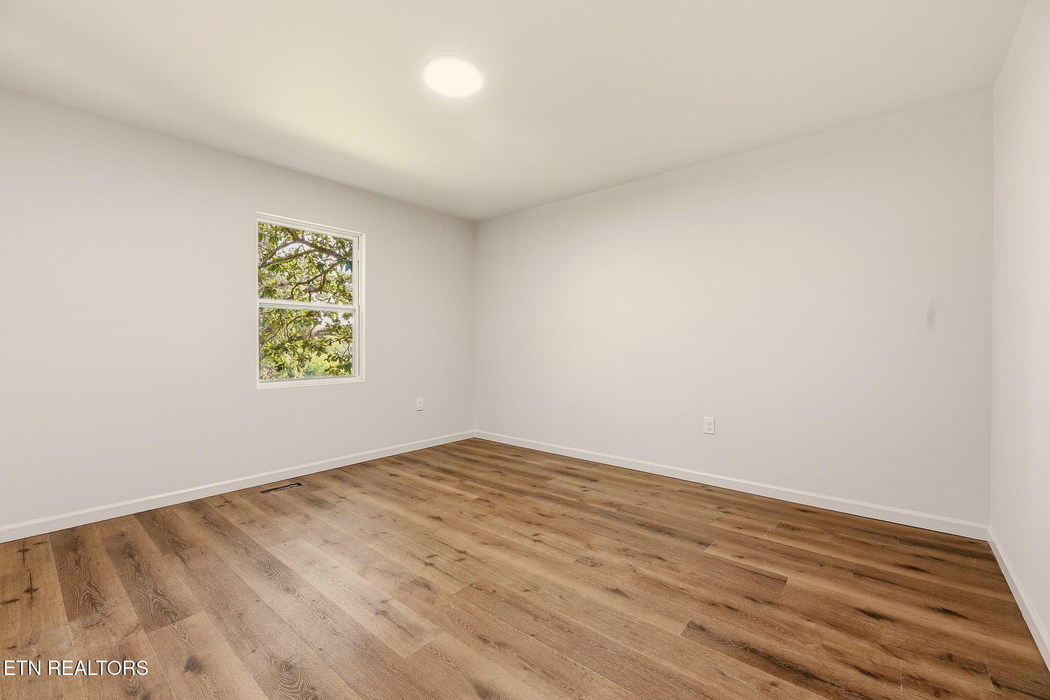 22-web-or-mls-FrstVw605 (22) - 605 Forest View Rd, Knoxville, TN 37919