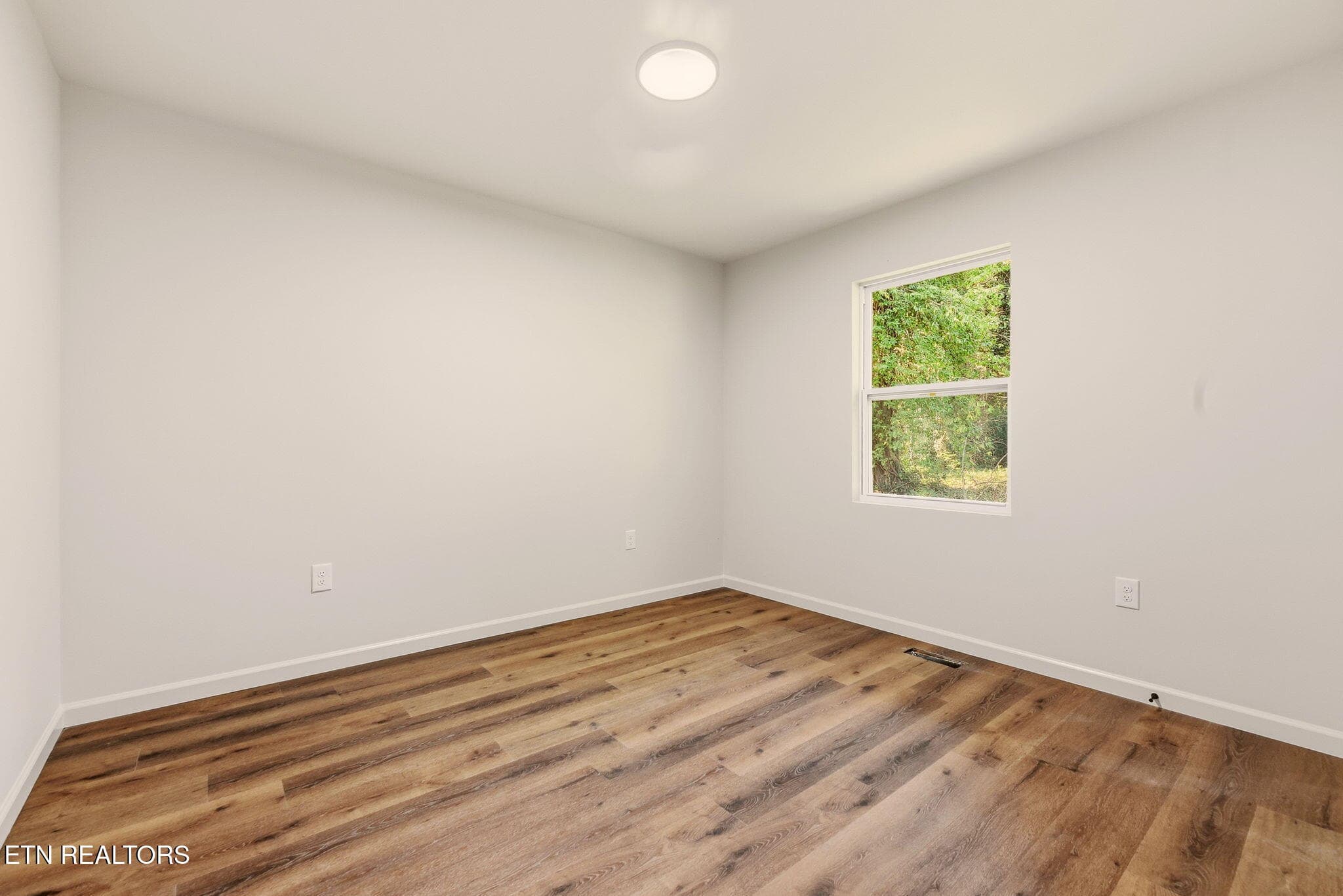 25-web-or-mls-FrstVw605 (25) - 605 Forest View Rd, Knoxville, TN 37919