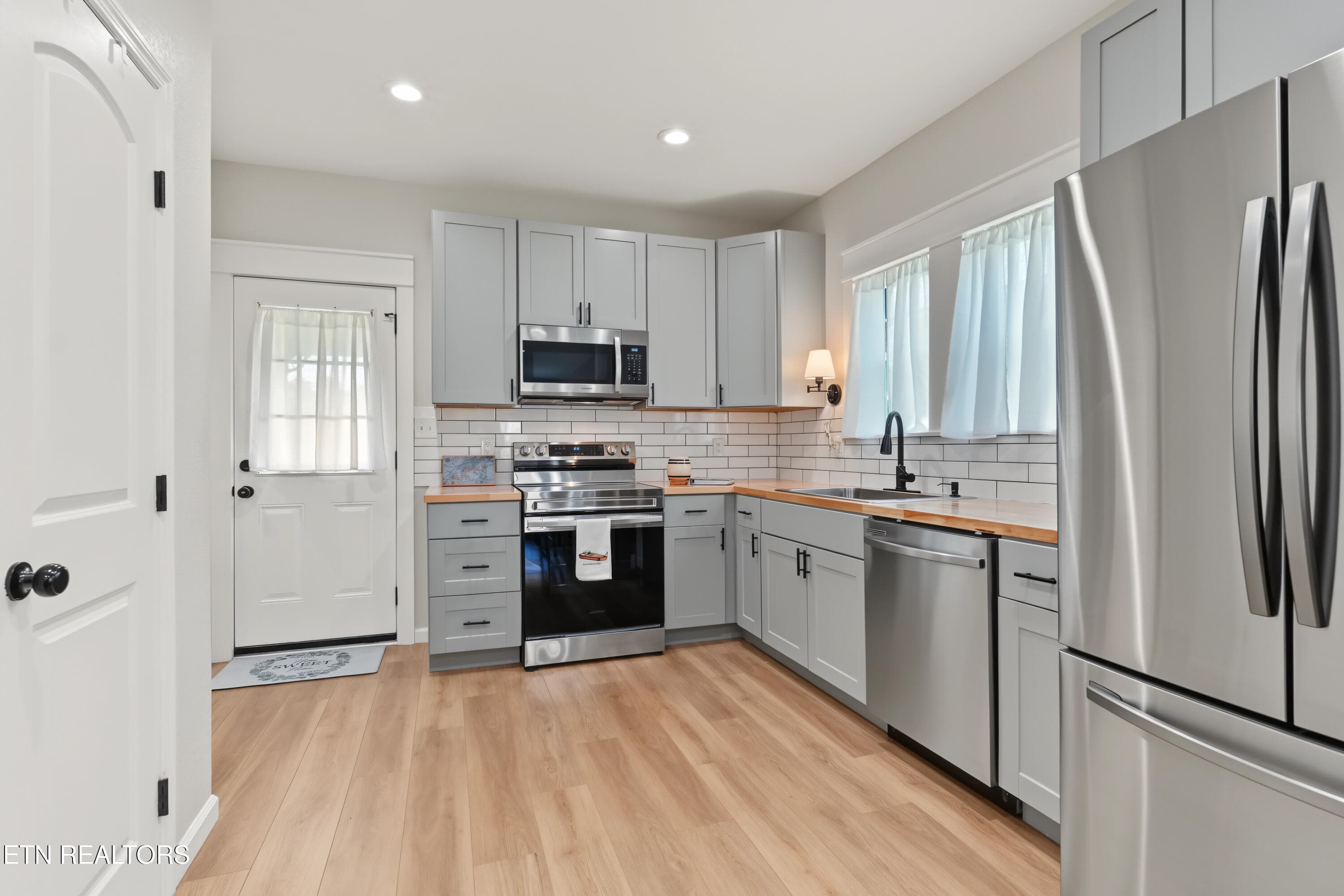 FULLY REMODELED KITCHEN - 511 Ferry St, Loudon, TN 37774, Loudon