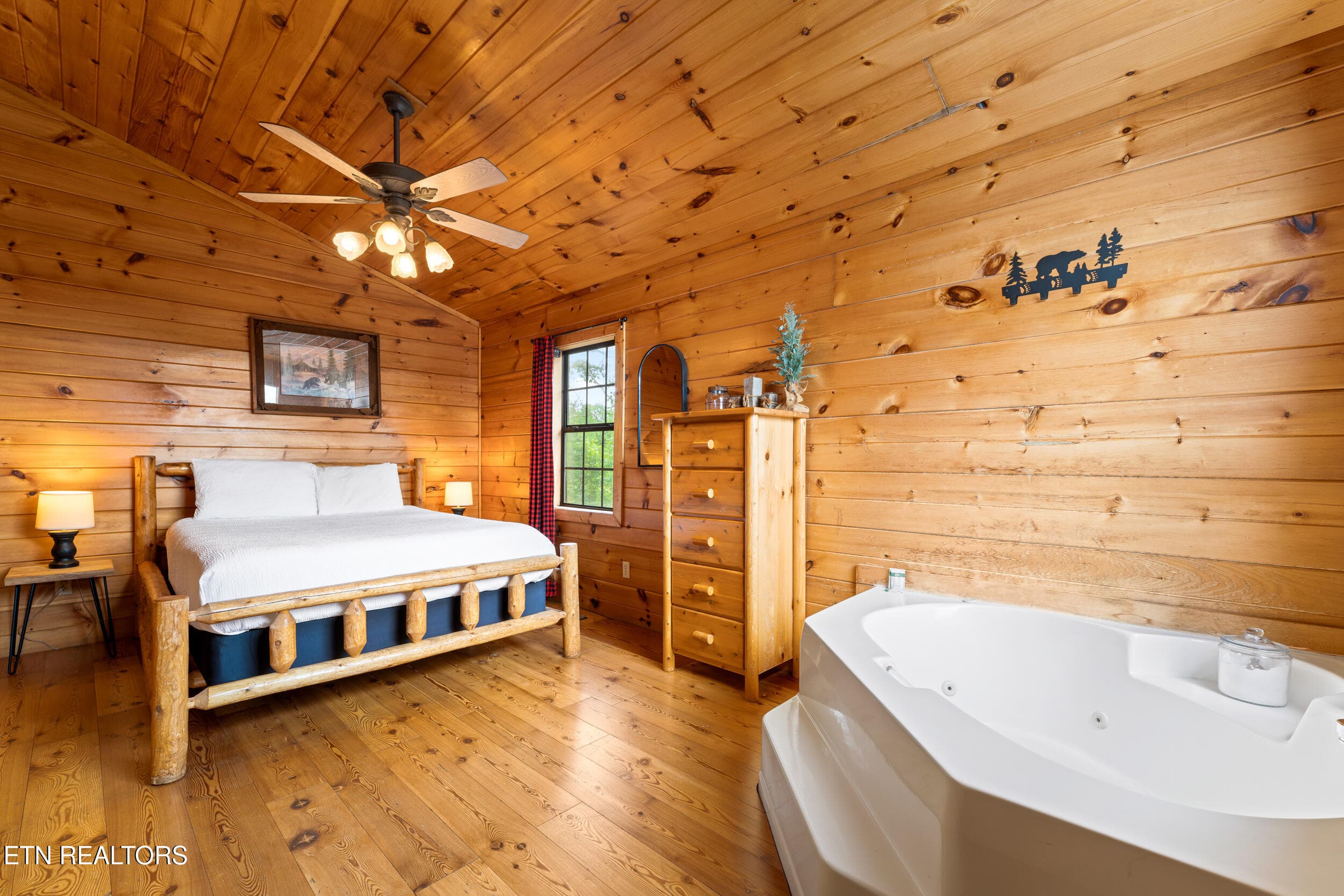 3520 bear pen gap rd-26 - 3420 No Business Way Way, Sevierville, TN 37876, Sevierville