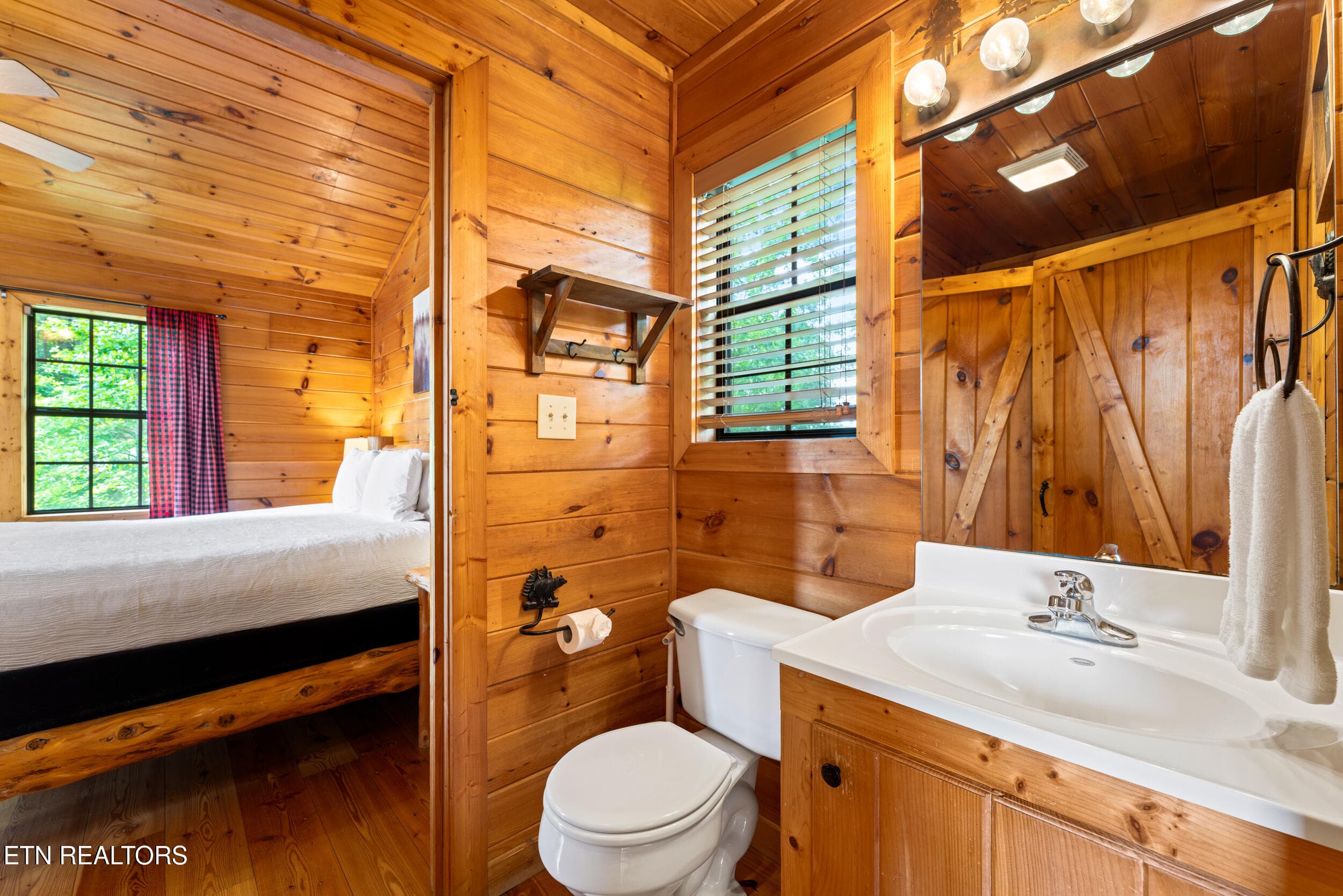3520 bear pen gap rd-29 - 3420 No Business Way Way, Sevierville, TN 37876, Sevierville