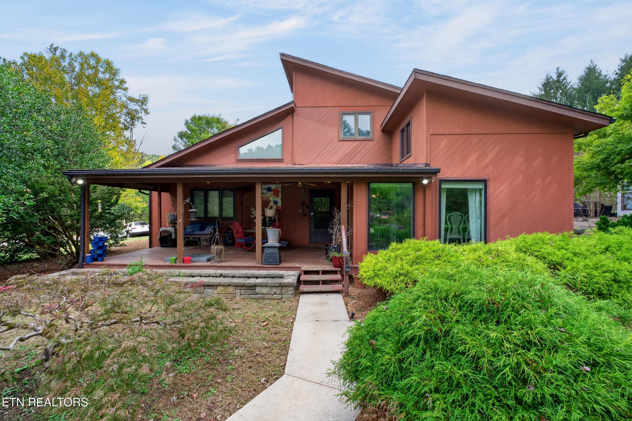 5697 Rocky Point Rd, Cookeville, TN 38506