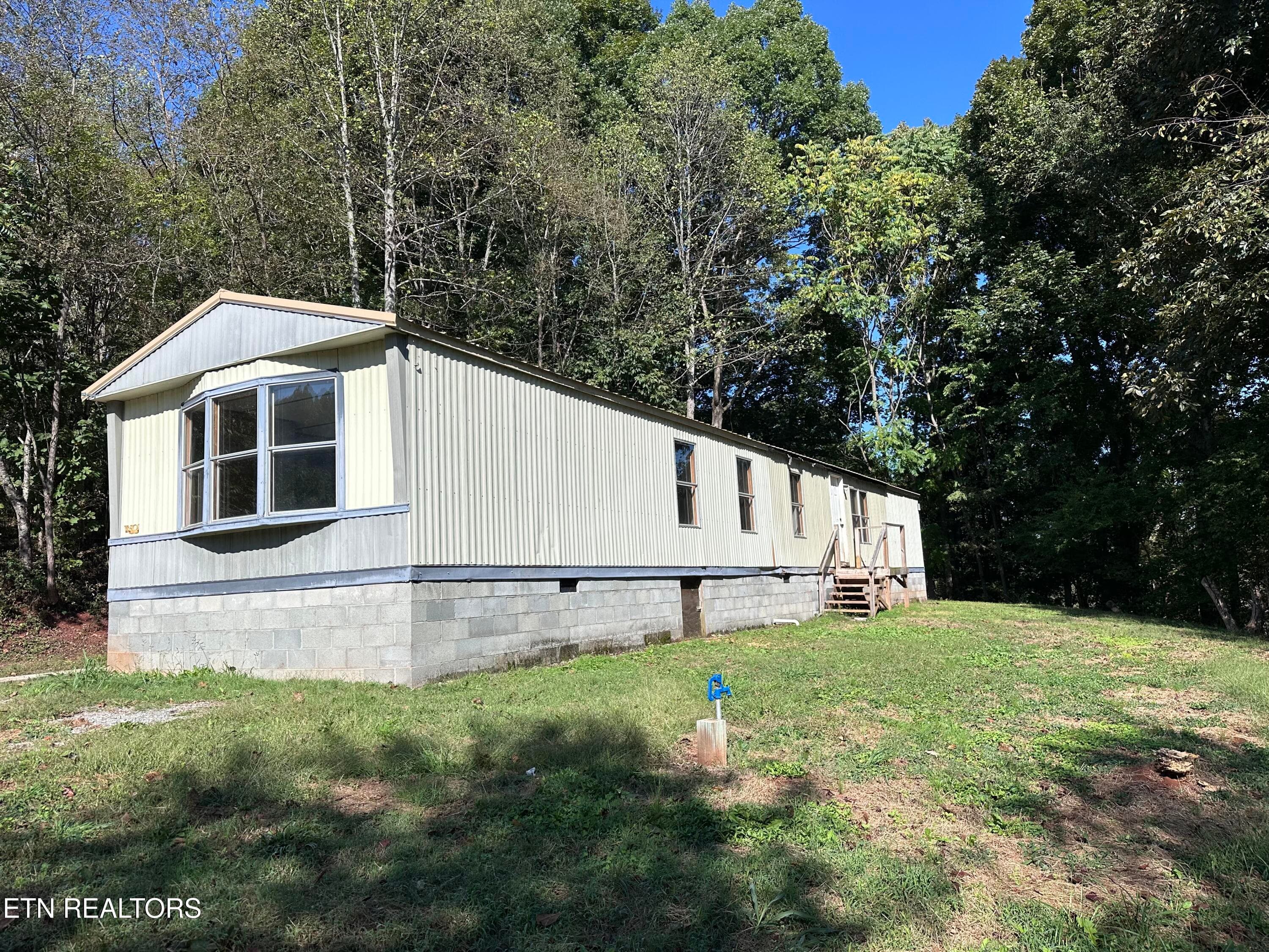 4236 Sweetwater Vonore Rd, Sweetwater, TN 37874