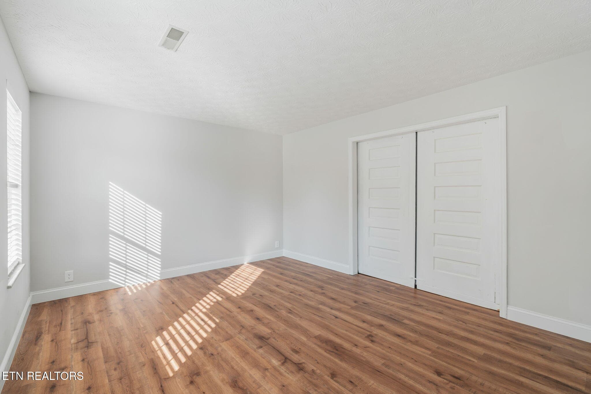 15-web-or-mls-1210 Oak Haven Road-23 - 1210 Oak Haven Rd, Knoxville, TN 37932, Knoxville