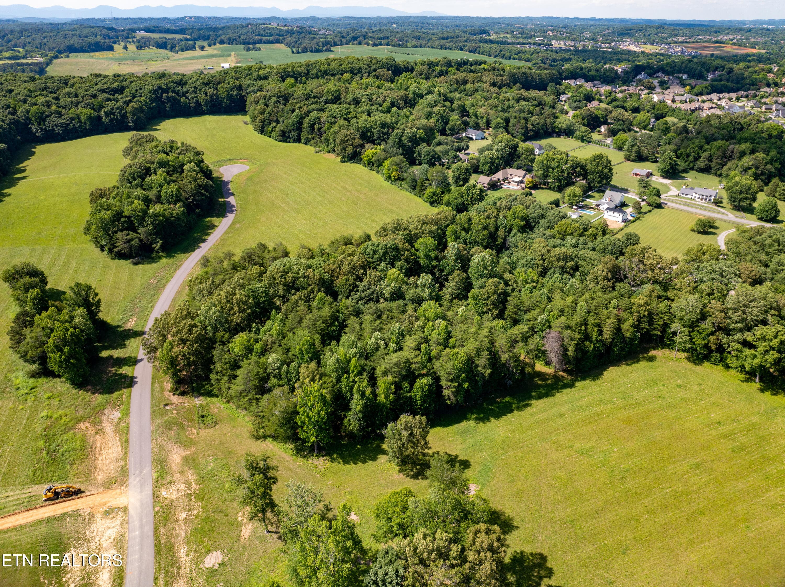 140 Padstow Lane, Lenoir City, TN 37772