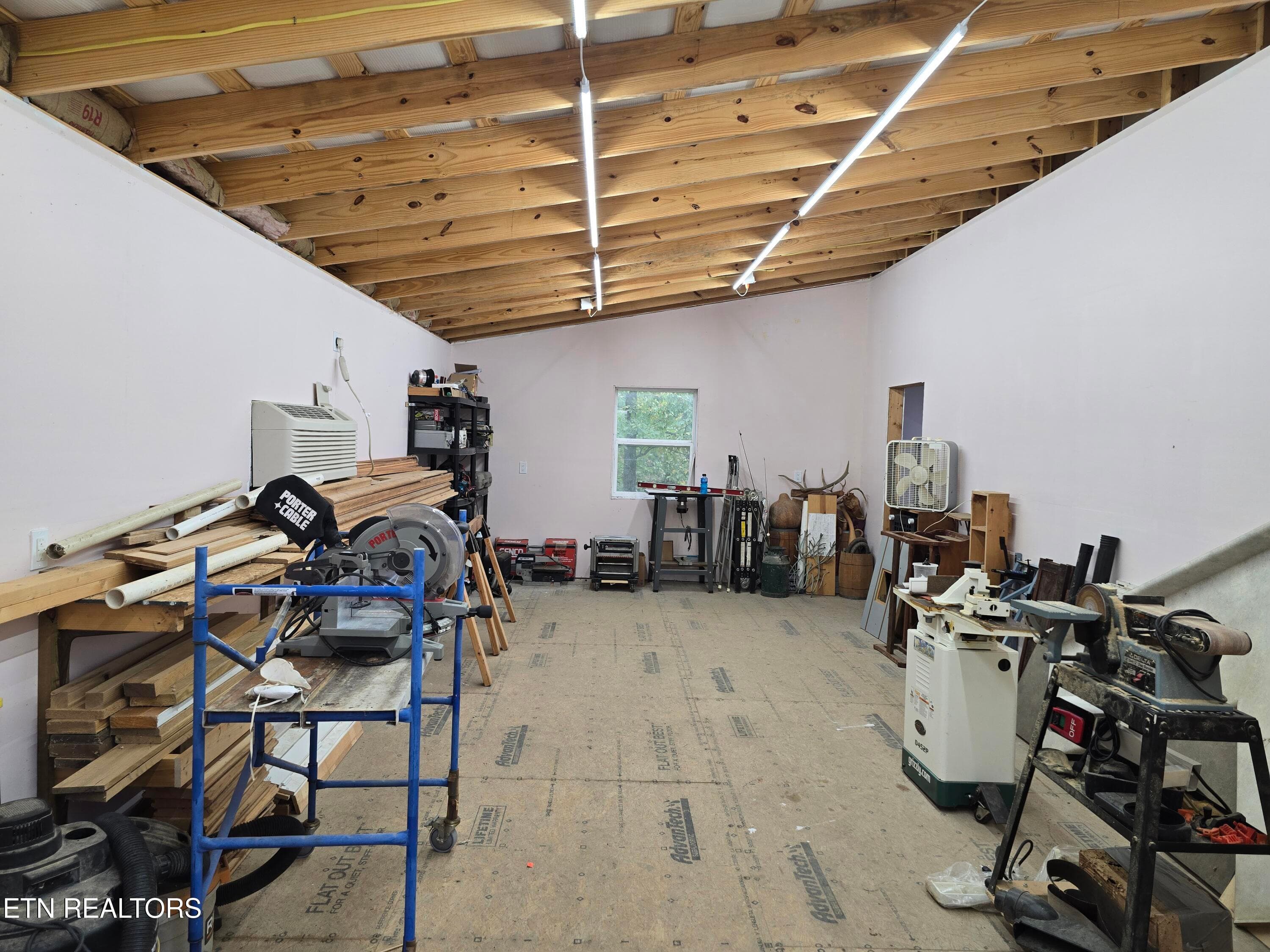 WORK SHOP - 493 Woodgate Drive, Crossville, TN 38571, Crossville