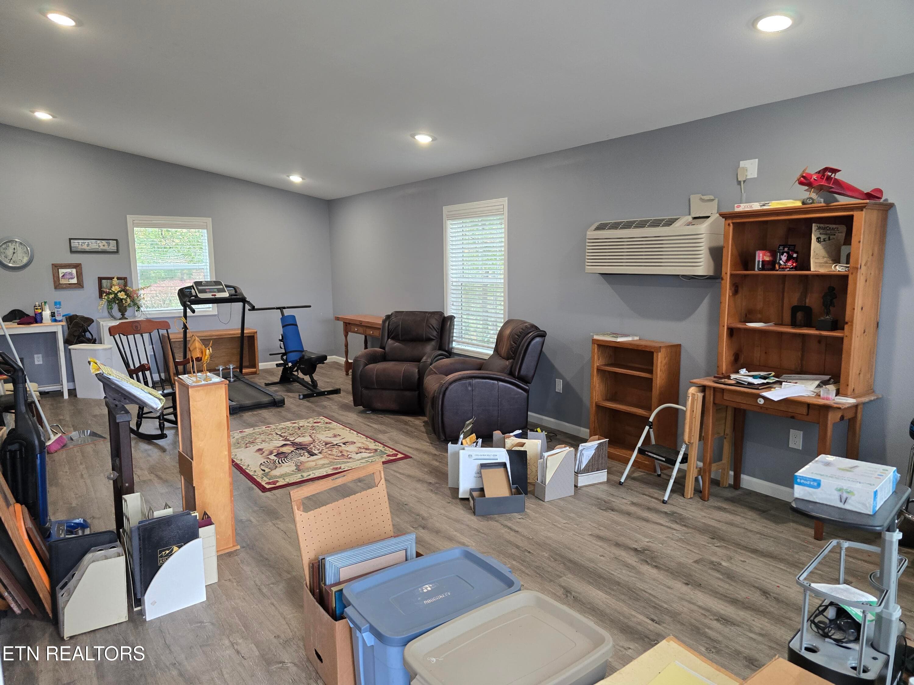 OFFICE/LIVNG SPACE - 493 Woodgate Drive, Crossville, TN 38571, Crossville