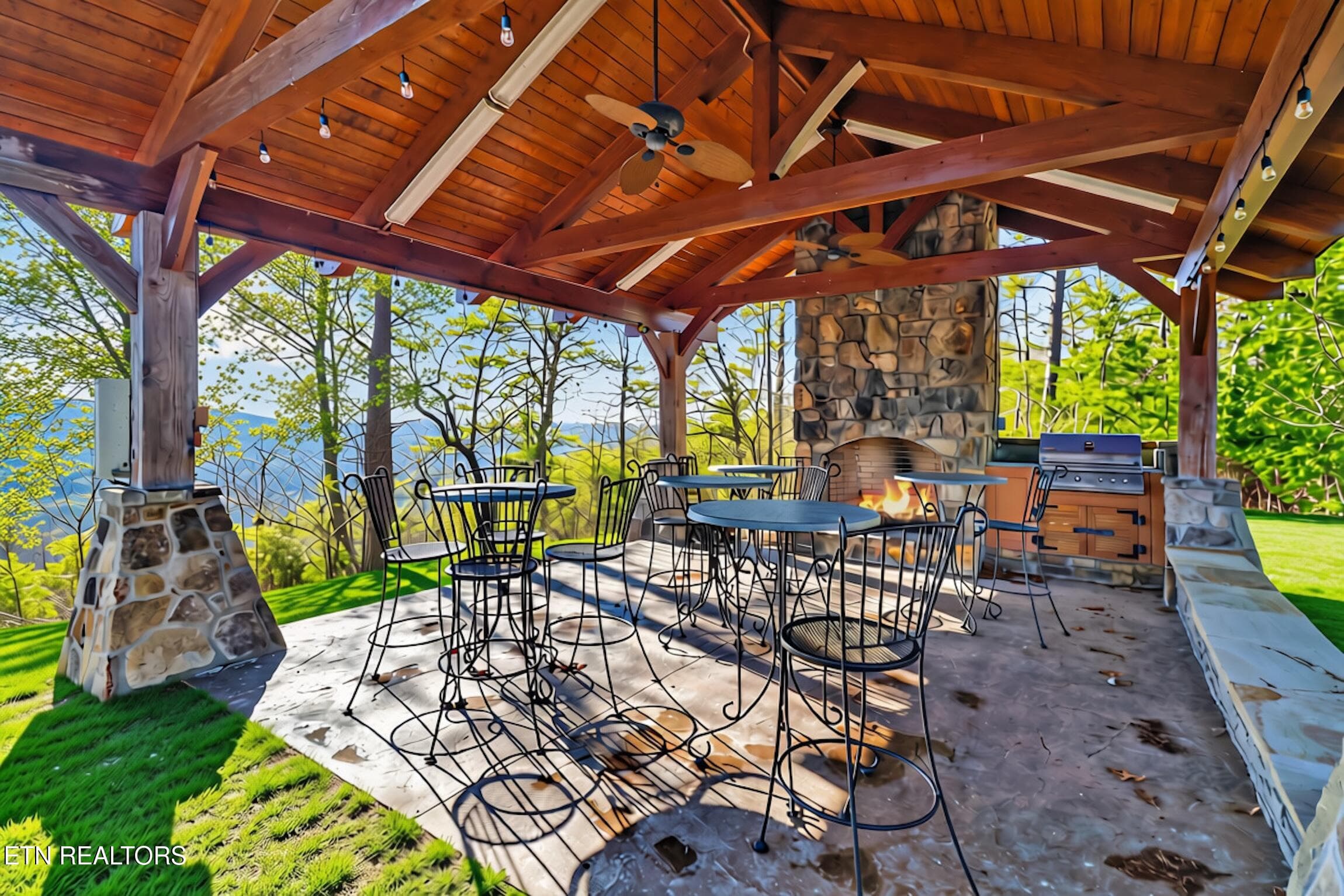 Outdoor Gazebo - 1309 Wind Rush Way, Monterey, TN 38574