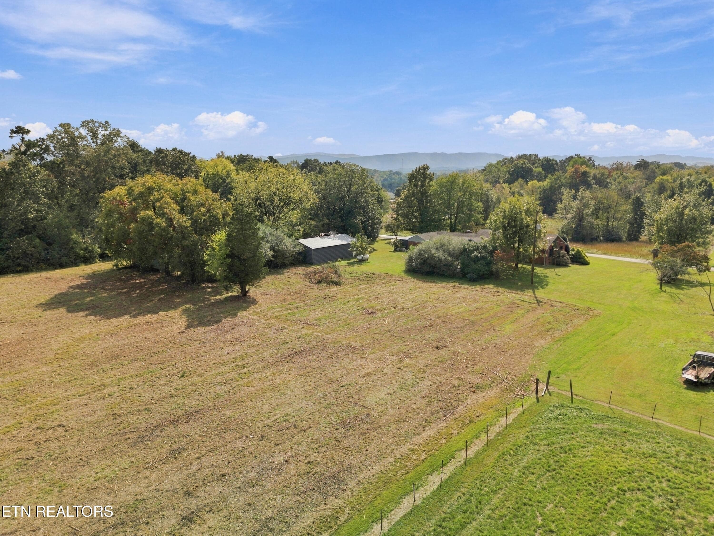 Beautiful acreage - 134 Hodges Lane, Maryville, TN 37804
