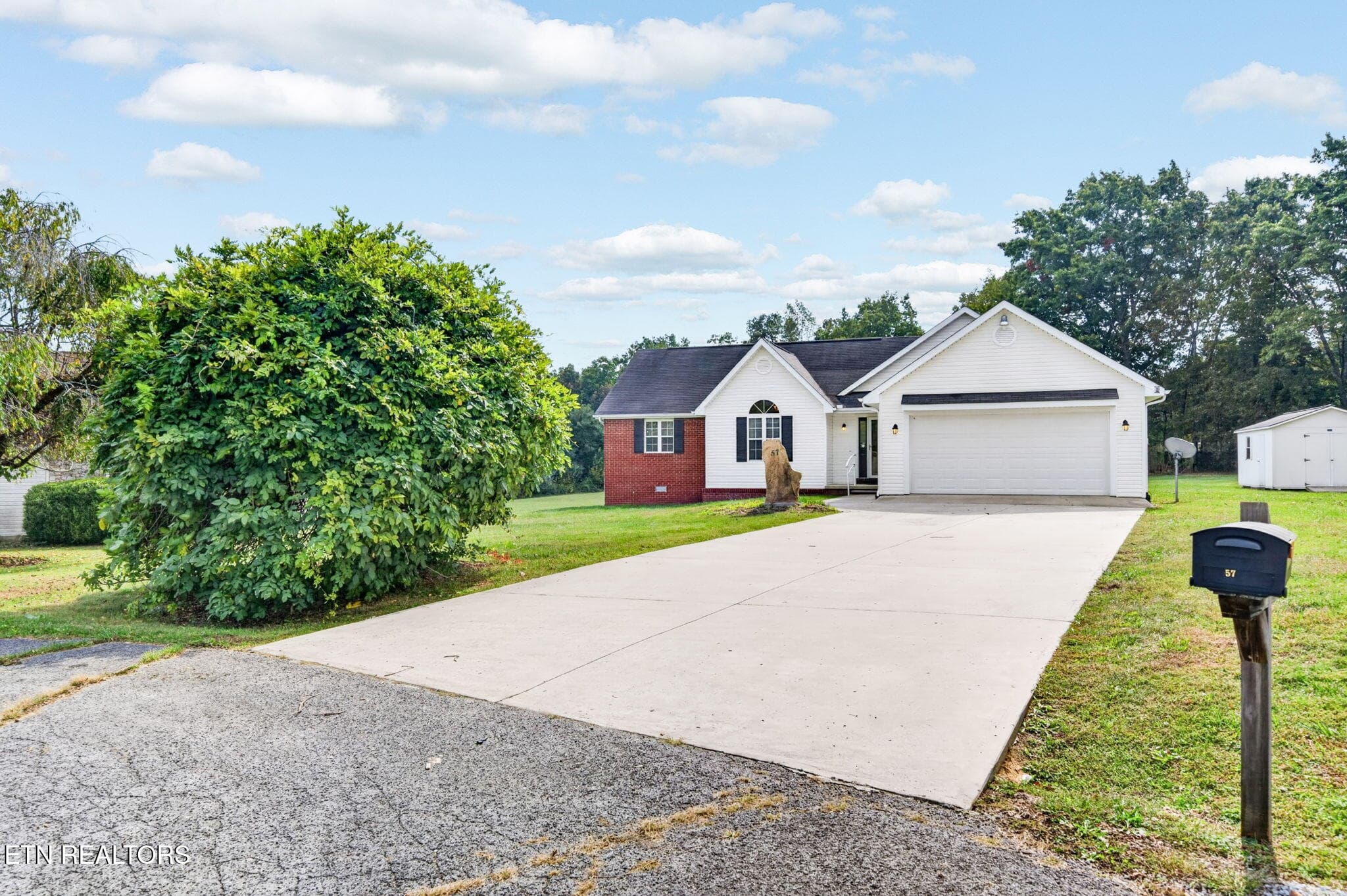 57 Clover Lane, Crossville, TN 38555