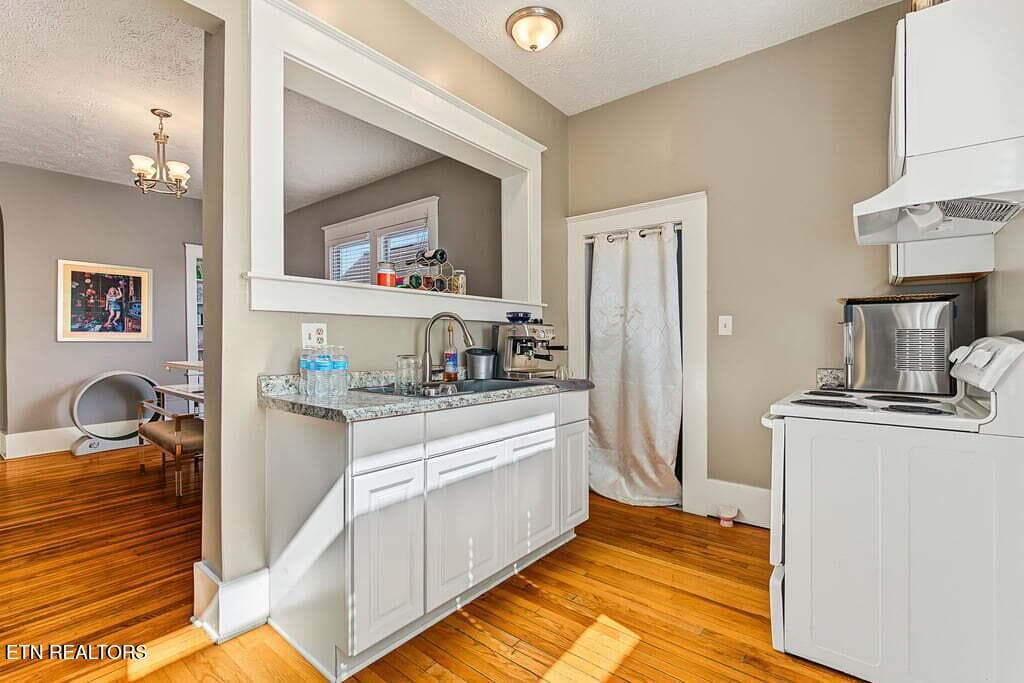 800 Wells - 800 Wells Ave, Knoxville, TN 37917