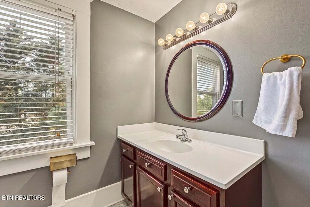 800 Wells - 800 Wells Ave, Knoxville, TN 37917