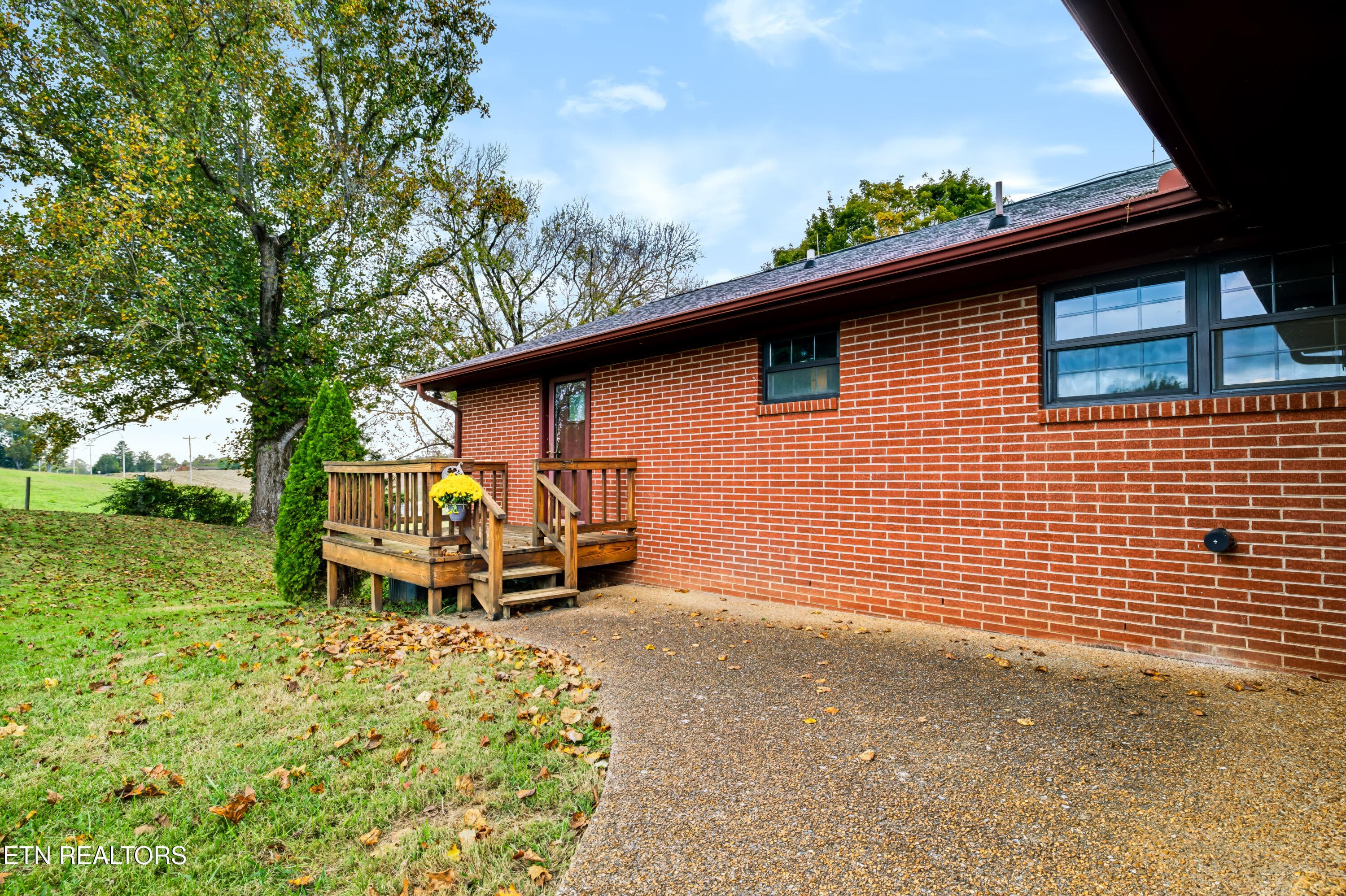 Small rear deck - 5008 N Wildwood Rd, Maryville, TN 37804
