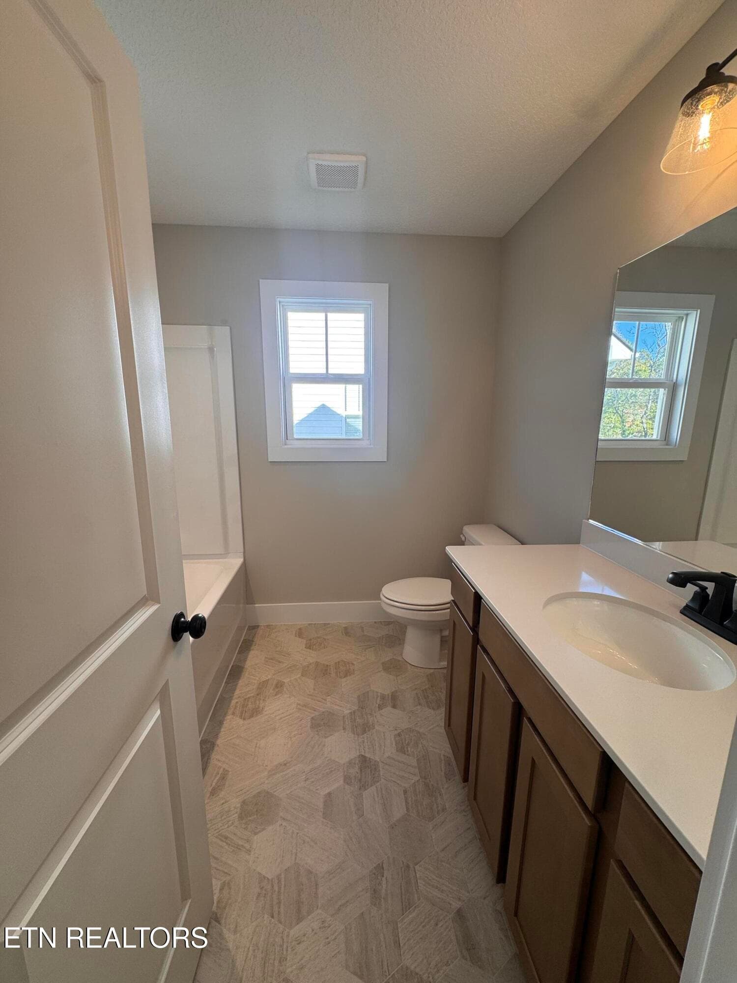 Full Bath (Upstairs) - 4357 Honey Bell Ave Lot 186, Powell, TN 37849