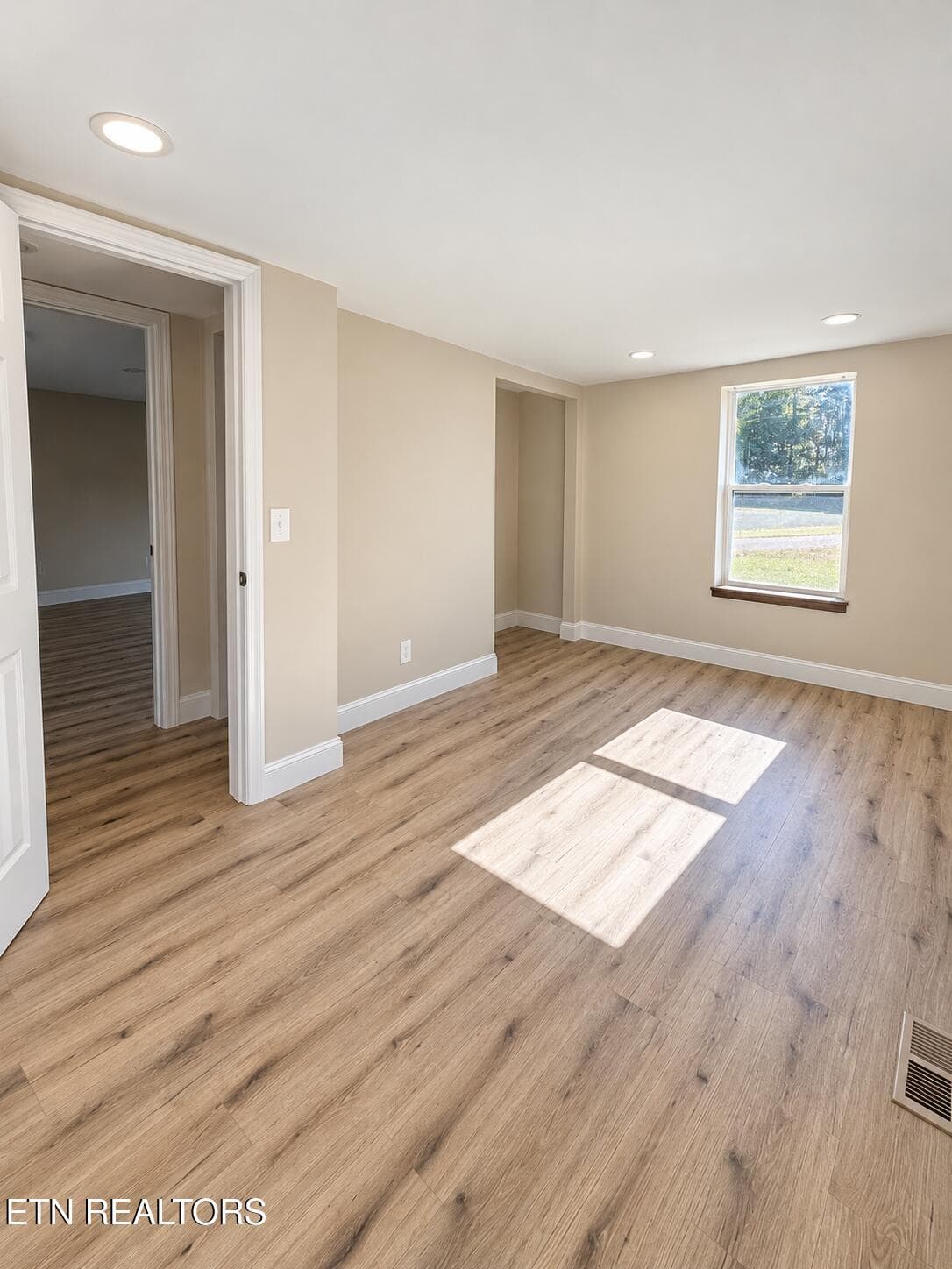 Primary bedroom - 146 Main Hollow Rd, Philadelphia, TN 37846
