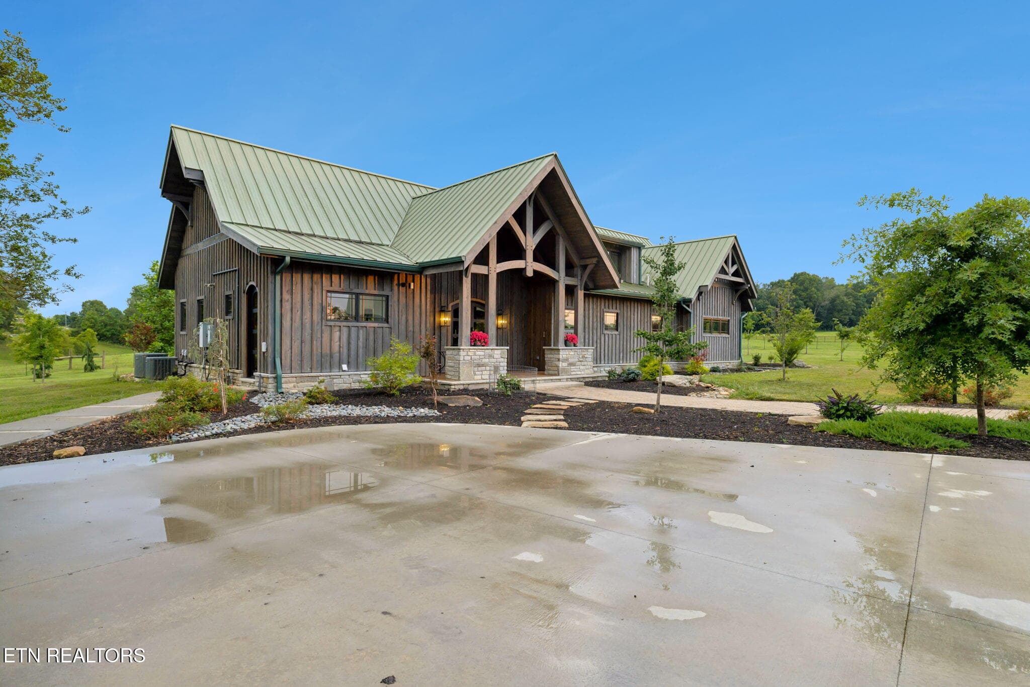 Front of home - 3173 Genesis Rd, Crossville, TN 38571